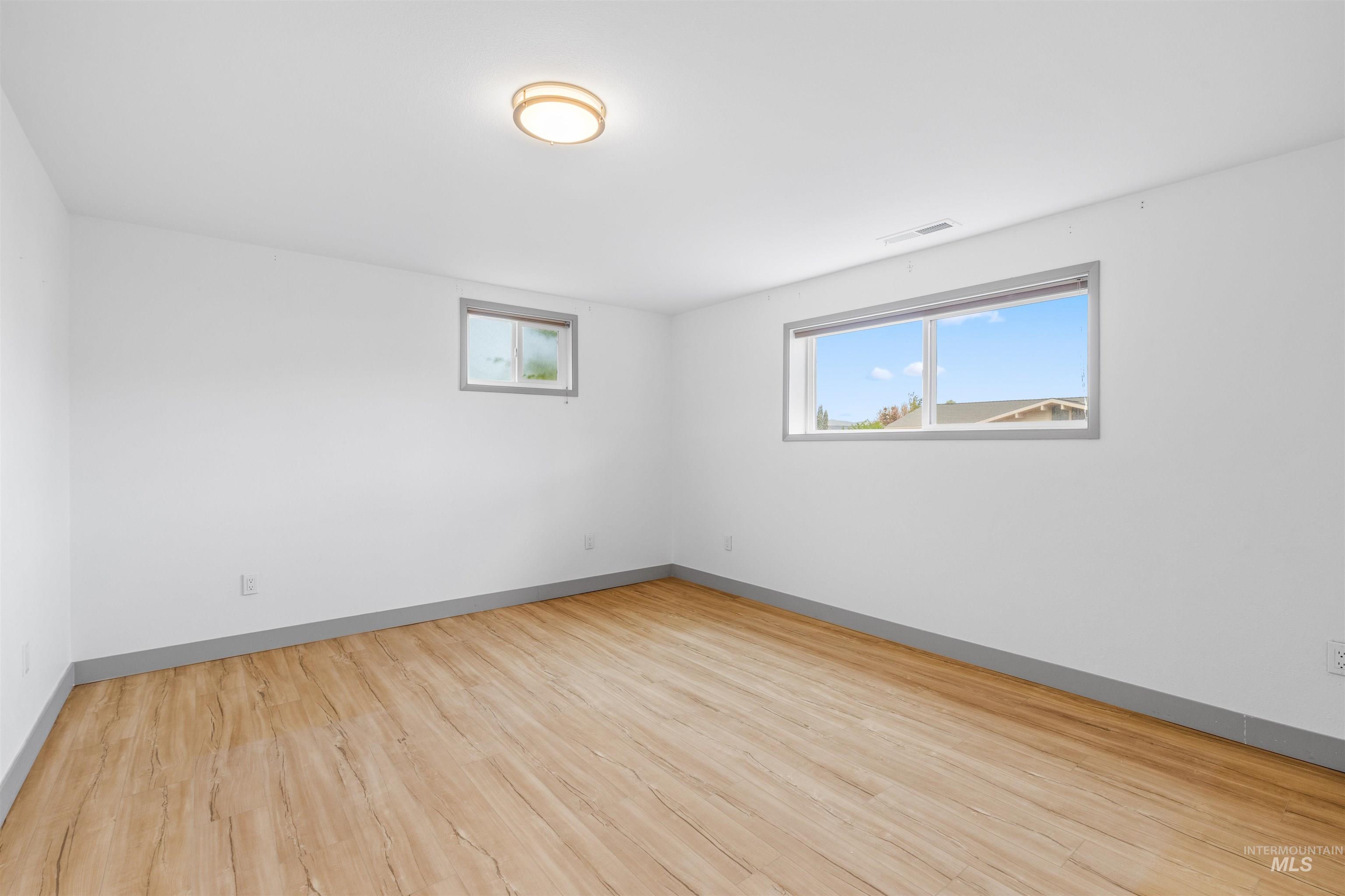 1540 Lydon Ct, Clarkston, Washington 99403, 4 Bedrooms, 2 Bathrooms, Residential For Sale, Price $453,000, 98983142