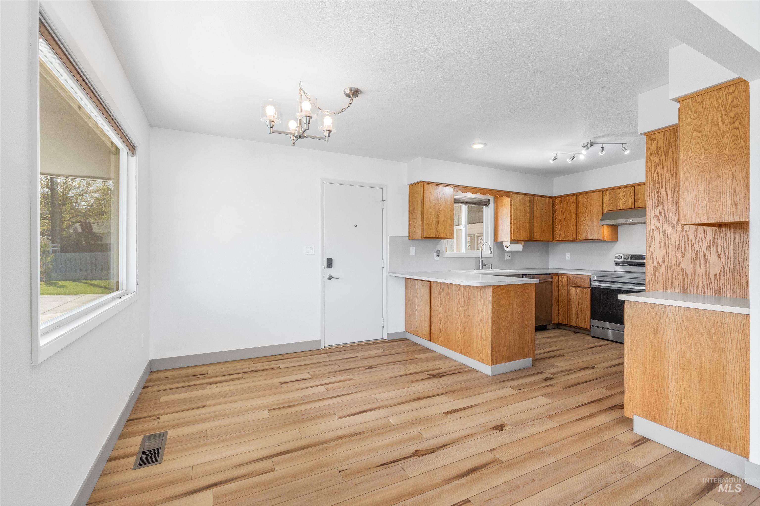 1540 Lydon Ct, Clarkston, Washington 99403, 4 Bedrooms, 2 Bathrooms, Residential For Sale, Price $453,000, 98983142