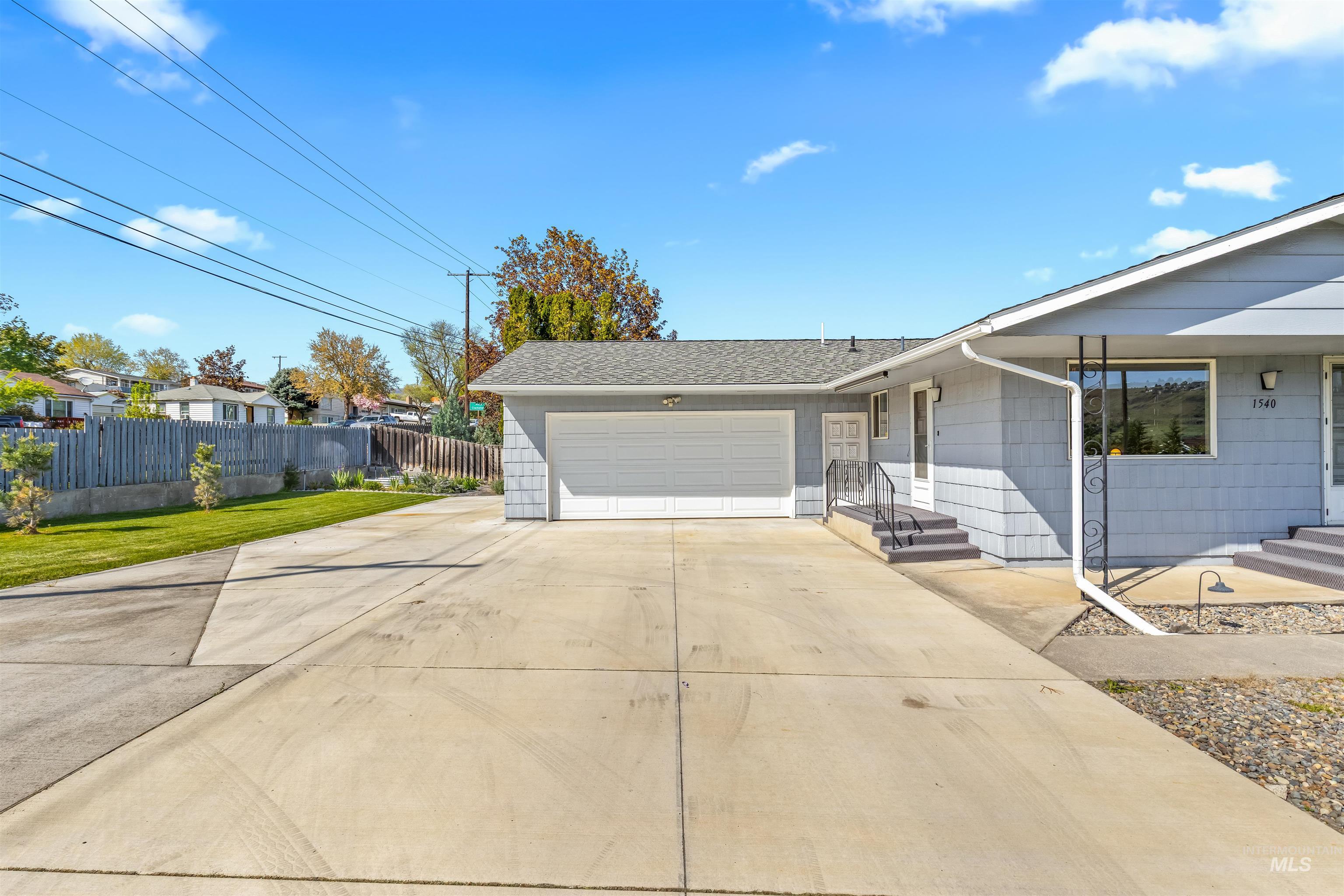 1540 Lydon Ct, Clarkston, Washington 99403, 4 Bedrooms, 2 Bathrooms, Residential For Sale, Price $453,000, 98983142