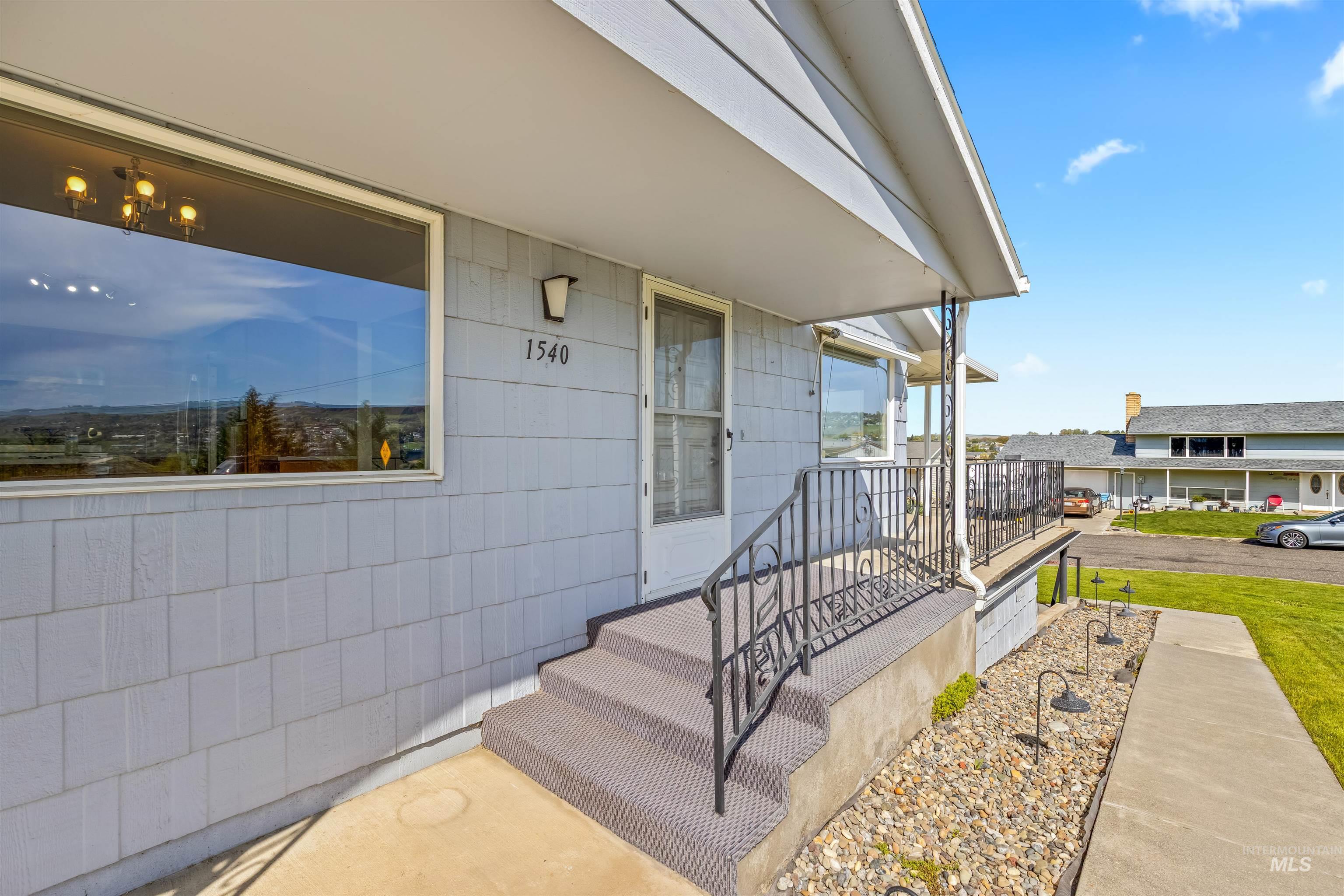 1540 Lydon Ct, Clarkston, Washington 99403, 4 Bedrooms, 2 Bathrooms, Residential For Sale, Price $453,000, 98983142