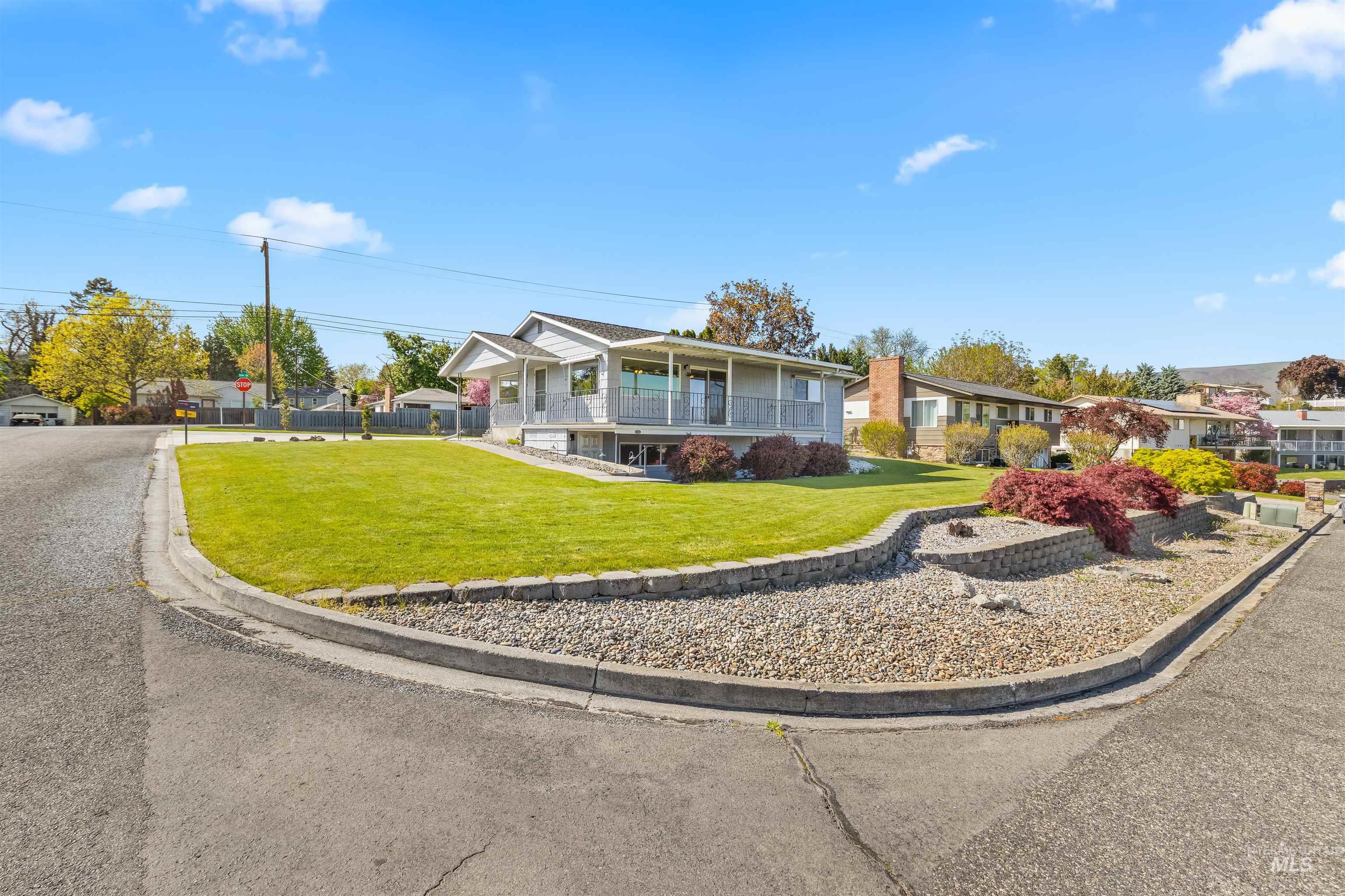 1540 Lydon Ct, Clarkston, Washington 99403, 4 Bedrooms, 2 Bathrooms, Residential For Sale, Price $453,000, 98983142