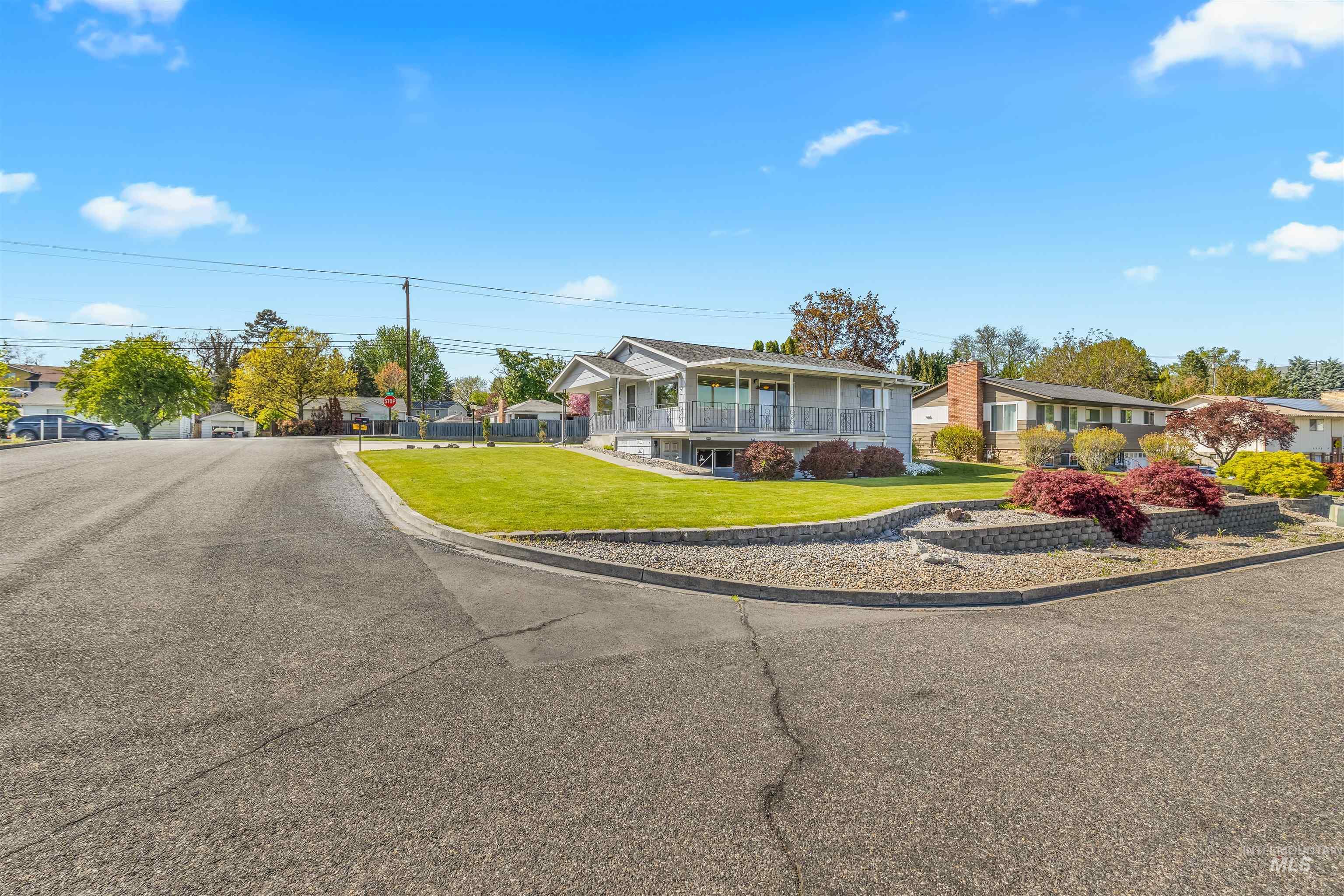 1540 Lydon Ct, Clarkston, Washington 99403, 4 Bedrooms, 2 Bathrooms, Residential For Sale, Price $453,000, 98983142