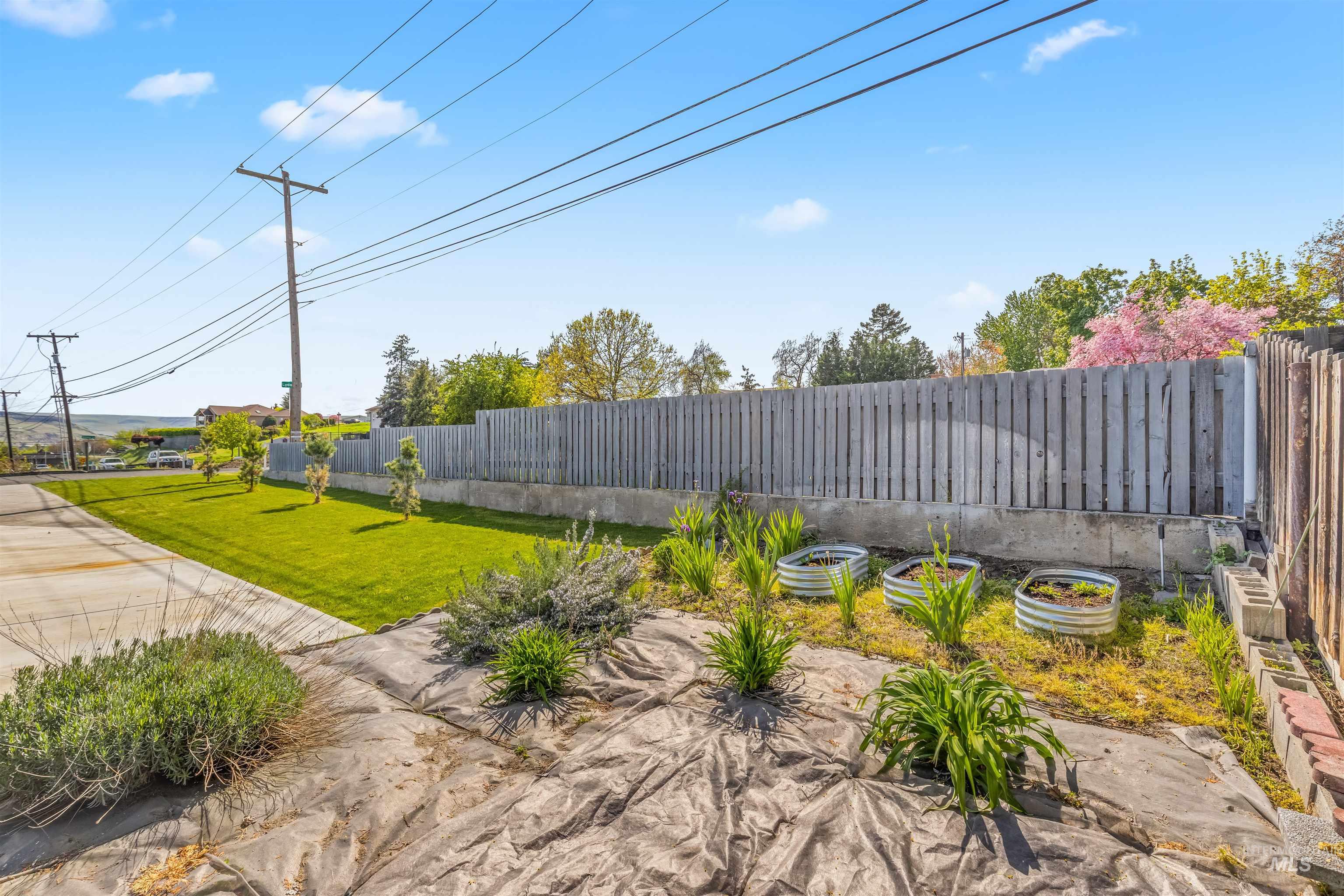 1540 Lydon Ct, Clarkston, Washington 99403, 4 Bedrooms, 2 Bathrooms, Residential For Sale, Price $453,000, 98983142