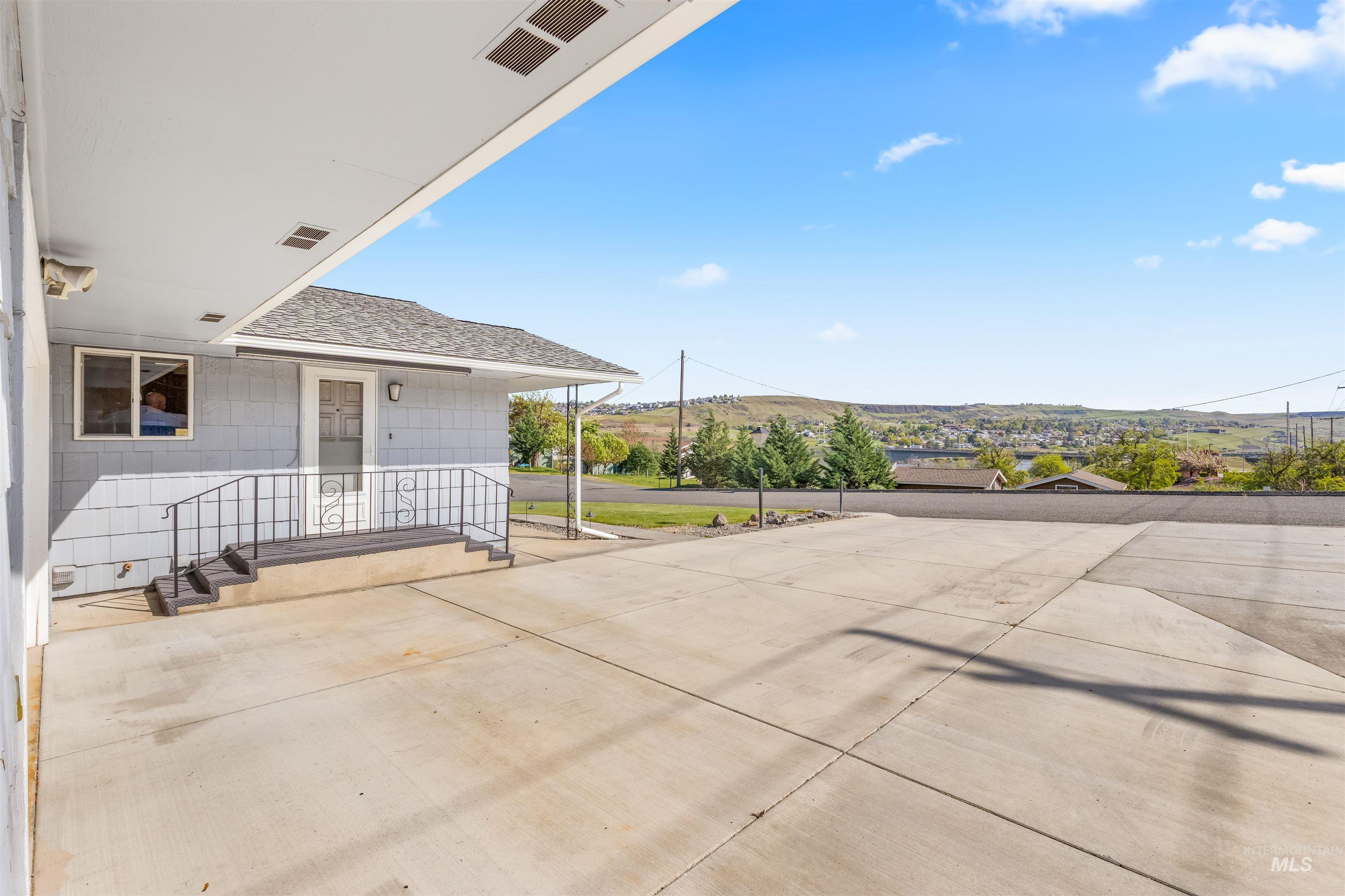 1540 Lydon Ct, Clarkston, Washington 99403, 4 Bedrooms, 2 Bathrooms, Residential For Sale, Price $453,000, 98983142