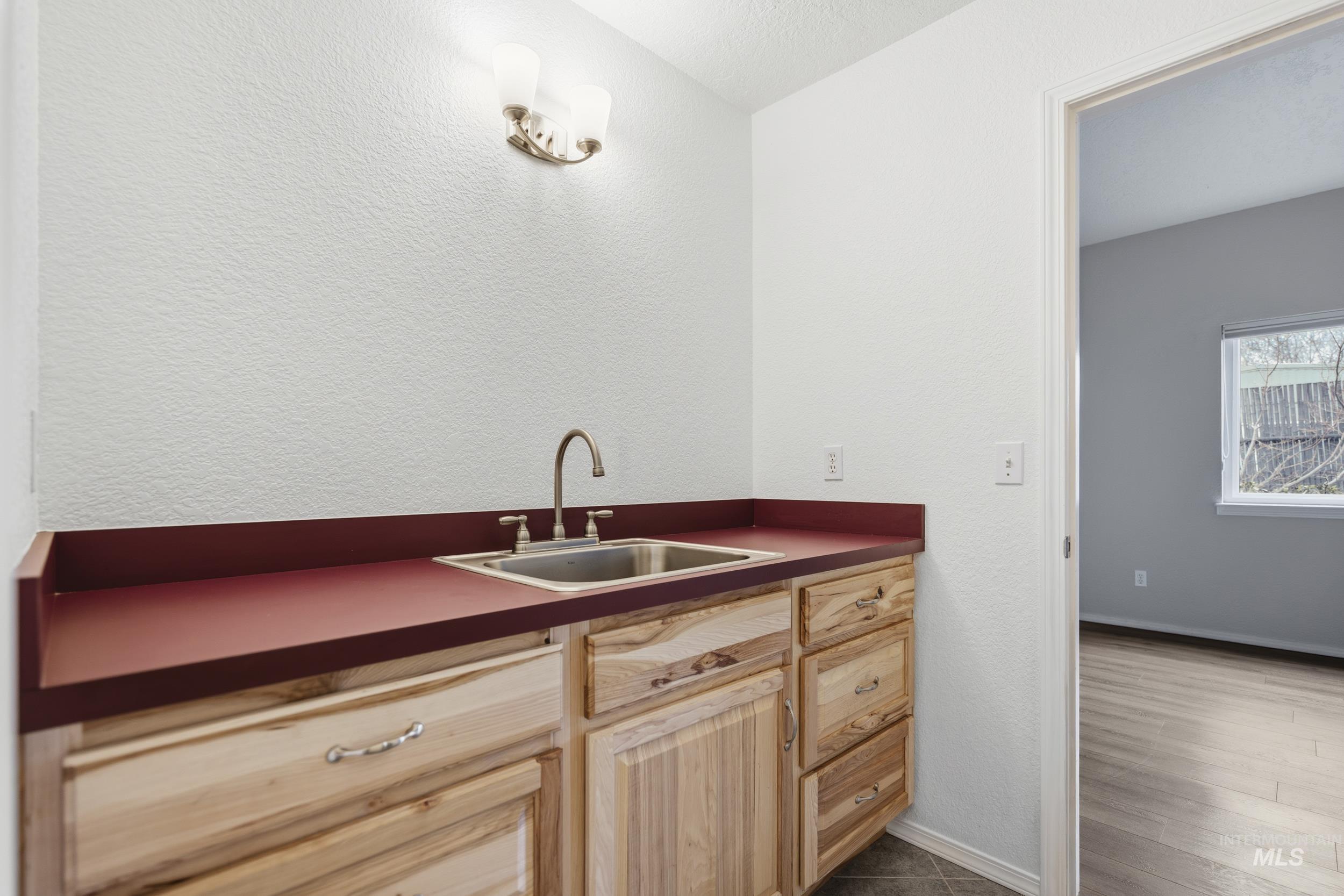 4617 N Carlsbad Way, Boise, Idaho 83703-6420, 3 Bedrooms, 2 Bathrooms, Residential Income For Sale, Price $409,000,MLS 98983144