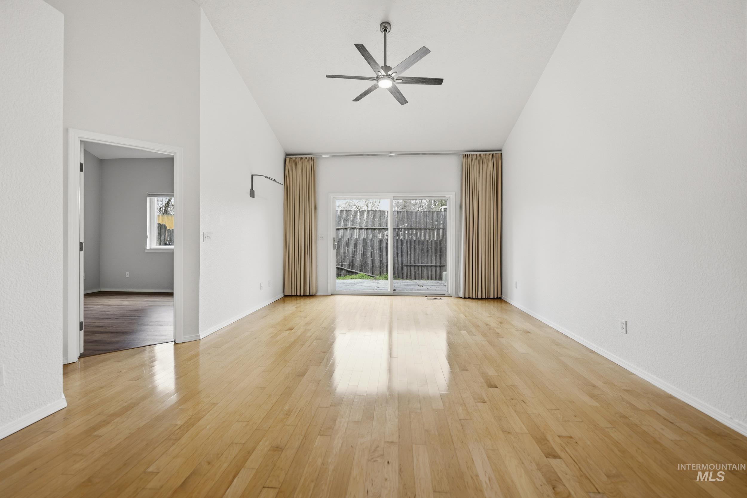 4617 N Carlsbad Way, Boise, Idaho 83703-6420, 3 Bedrooms, 2 Bathrooms, Residential Income For Sale, Price $409,000,MLS 98983144