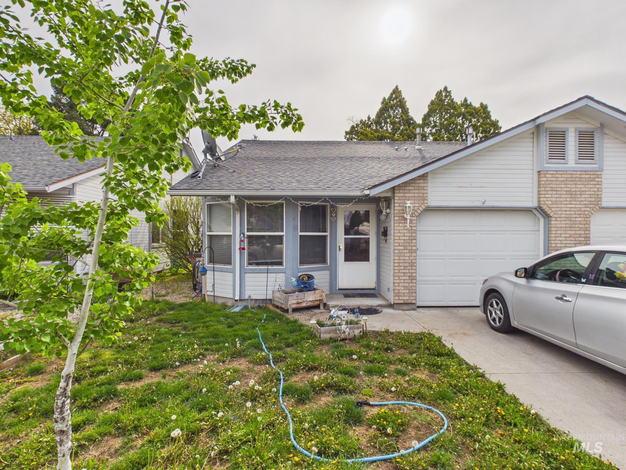 804 E Main #6, Emmett, Idaho 83617, 2 Bedrooms, 1 Bathroom, Residential For Sale, Price $269,000, 98983146