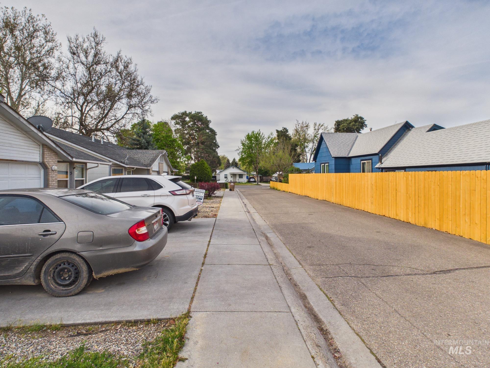 804 E Main #4, Emmett, Idaho 83617, 2 Bedrooms, 1 Bathroom, Residential For Sale, Price $249,000, 98983147