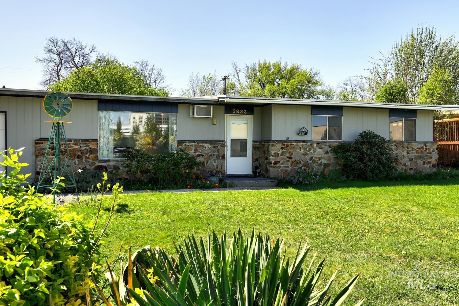 5933 W Denton, Boise, Idaho 83704, 3 Bedrooms, 1.5 Bathrooms, Residential For Sale, Price $365,000, 98983148