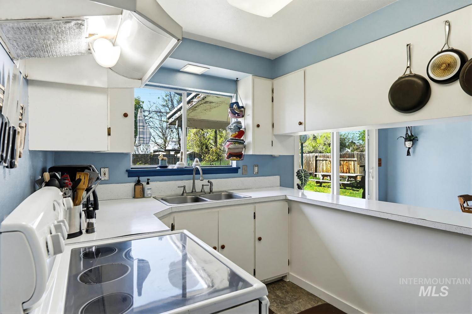 5933 W Denton, Boise, Idaho 83704, 3 Bedrooms, 1.5 Bathrooms, Residential For Sale, Price $365,000, 98983148