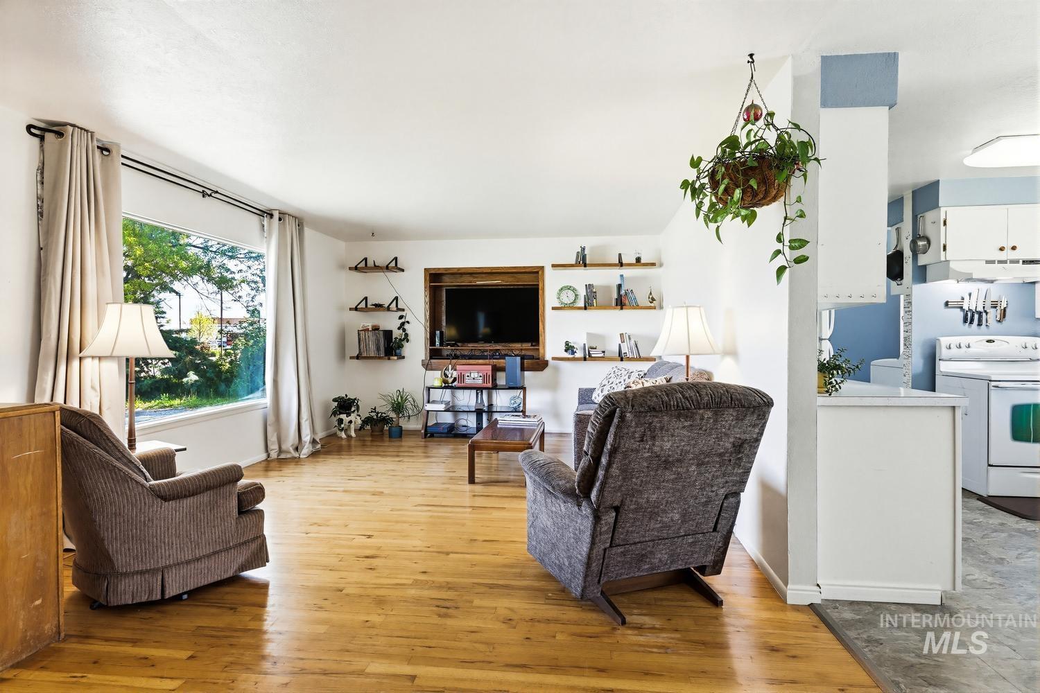 5933 W Denton, Boise, Idaho 83704, 3 Bedrooms, 1.5 Bathrooms, Residential For Sale, Price $365,000, 98983148