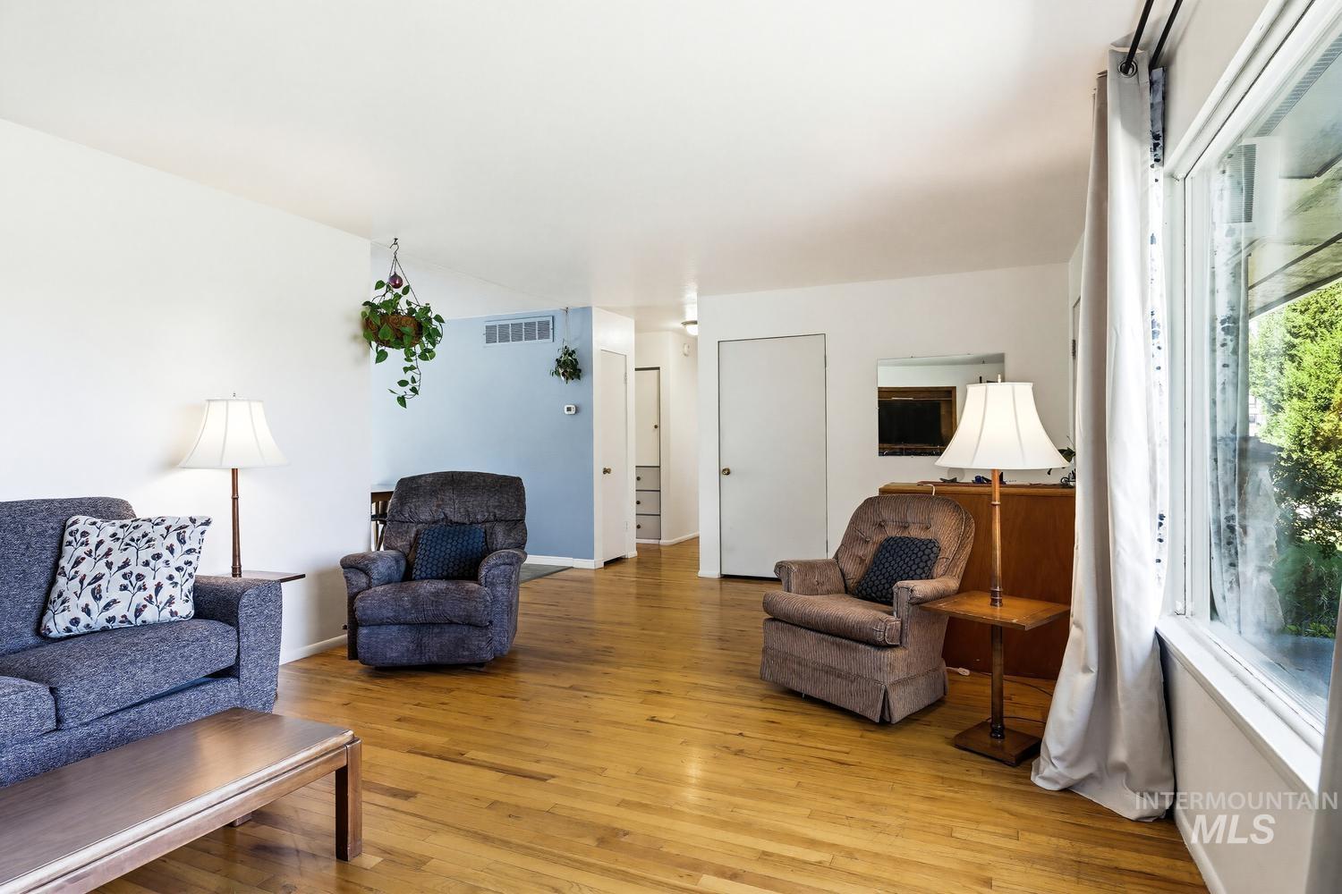 5933 W Denton, Boise, Idaho 83704, 3 Bedrooms, 1.5 Bathrooms, Residential For Sale, Price $365,000, 98983148