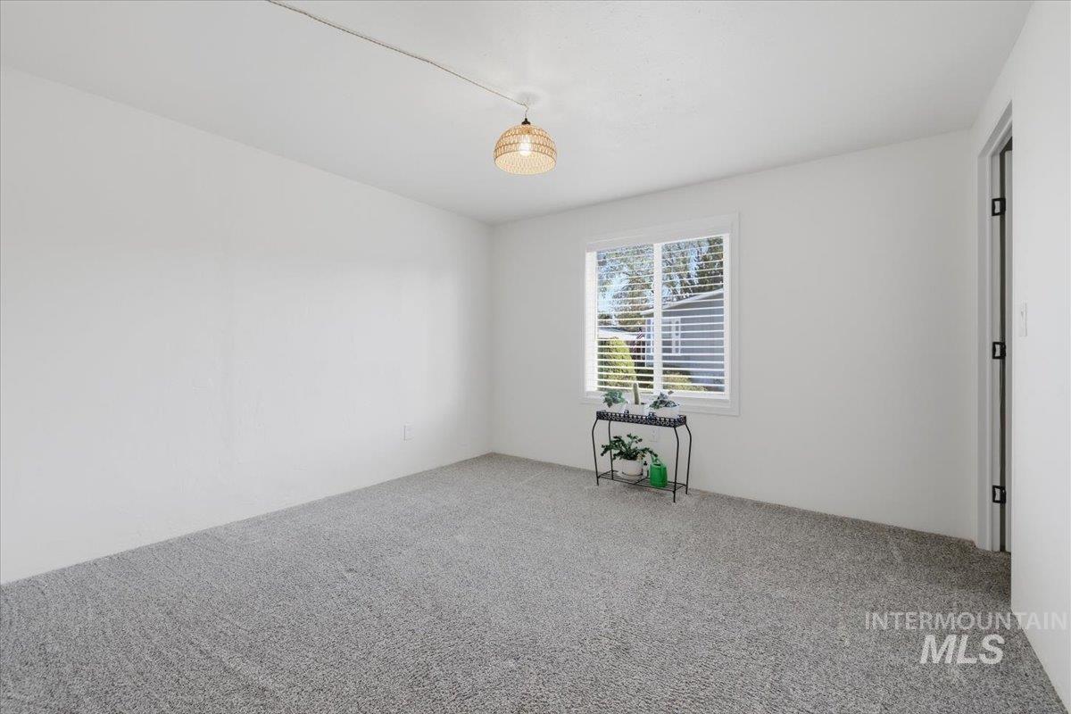 7955 W Rapidan, Boise, Idaho 83714, 3 Bedrooms, 2 Bathrooms, Residential For Sale, Price $149,500,MLS 98983150