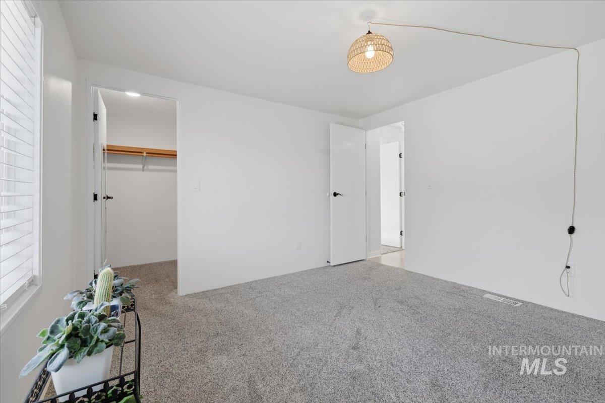 7955 W Rapidan, Boise, Idaho 83714, 3 Bedrooms, 2 Bathrooms, Residential For Sale, Price $149,500,MLS 98983150