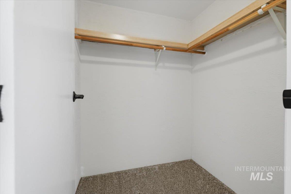 7955 W Rapidan, Boise, Idaho 83714, 3 Bedrooms, 2 Bathrooms, Residential For Sale, Price $149,500,MLS 98983150