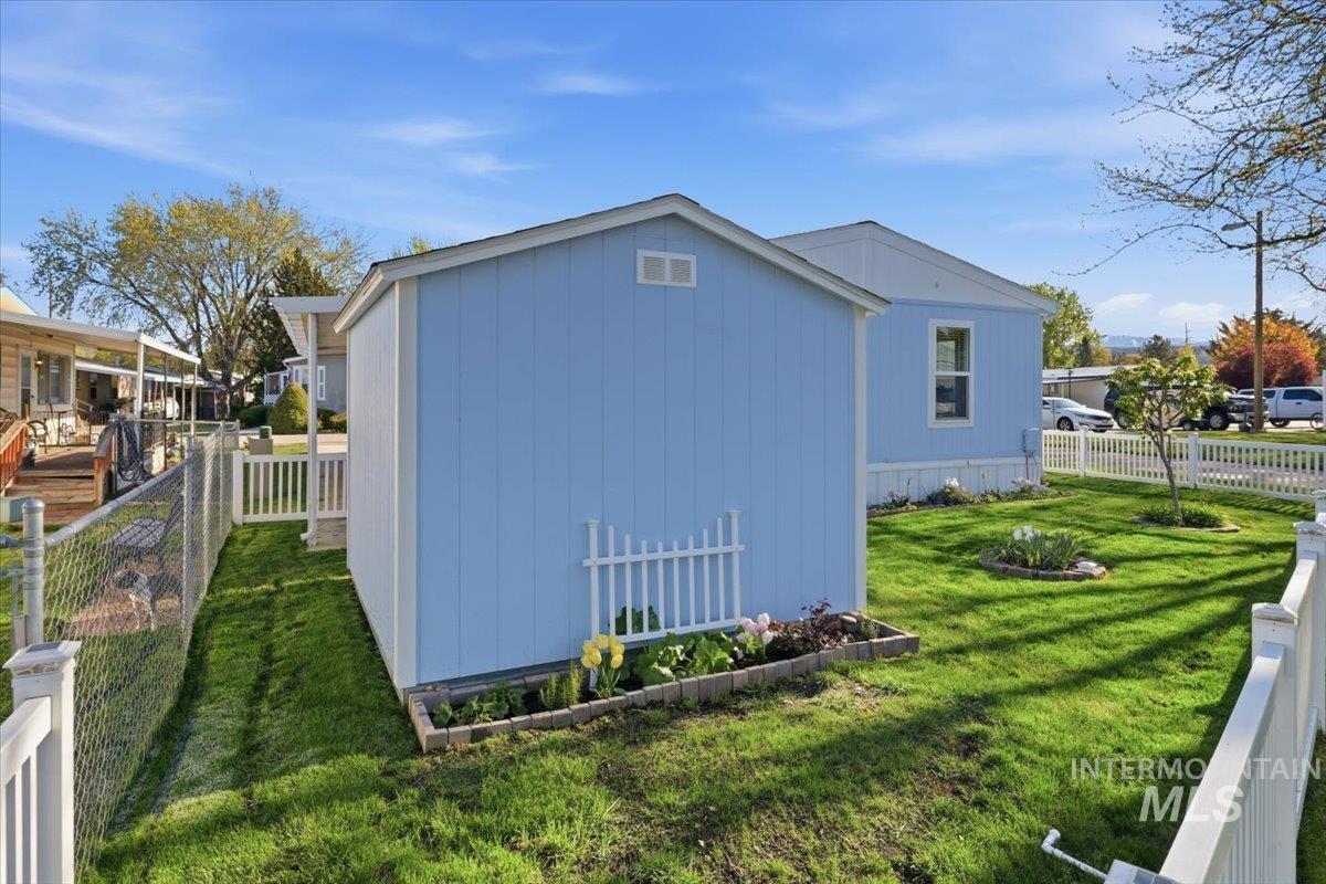 7955 W Rapidan, Boise, Idaho 83714, 3 Bedrooms, 2 Bathrooms, Residential For Sale, Price $149,500,MLS 98983150