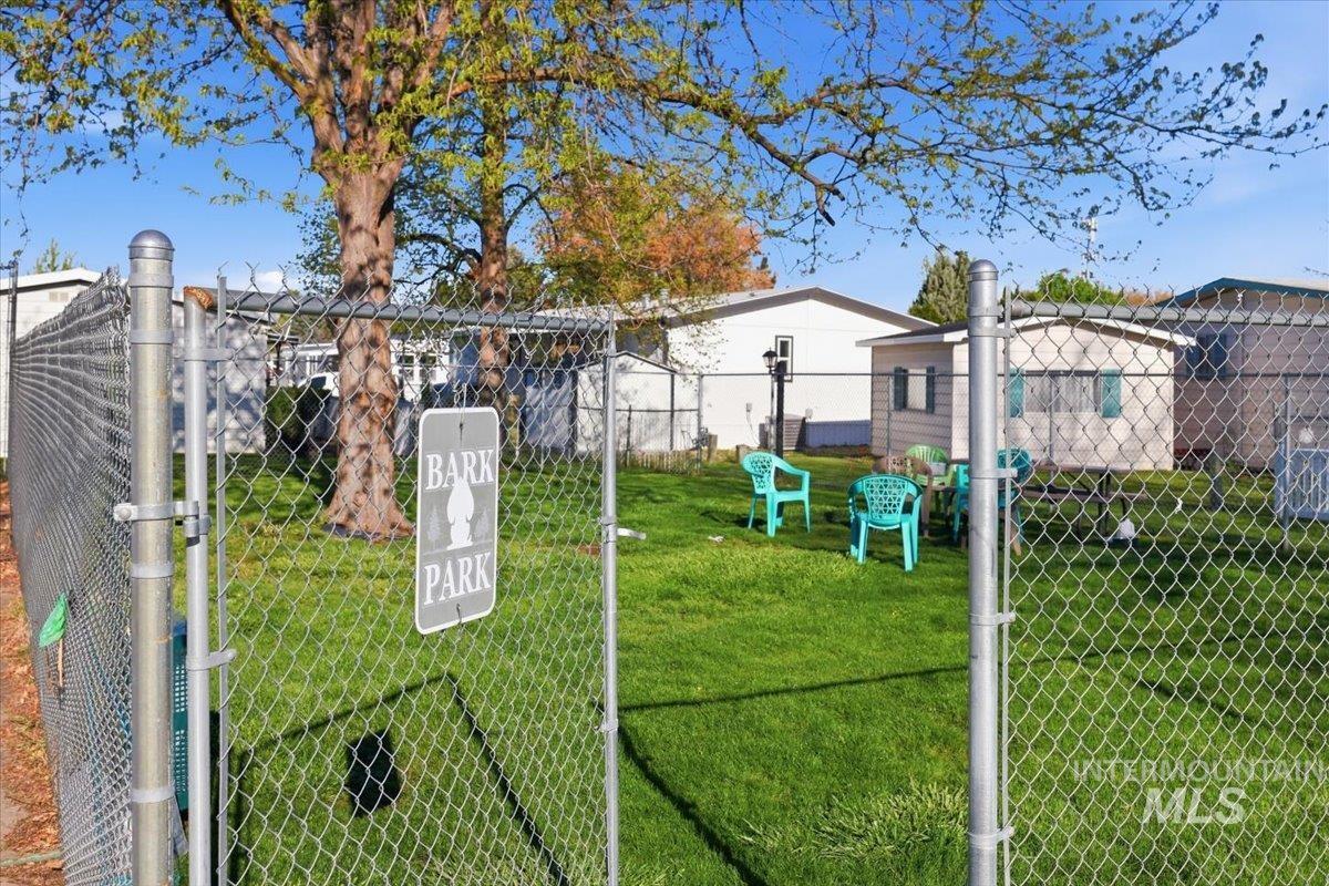 7955 W Rapidan, Boise, Idaho 83714, 3 Bedrooms, 2 Bathrooms, Residential For Sale, Price $149,500,MLS 98983150