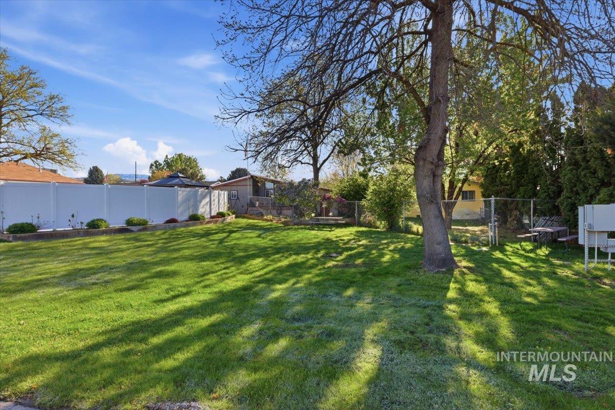7955 W Rapidan, Boise, Idaho 83714, 3 Bedrooms, 2 Bathrooms, Residential For Sale, Price $149,500,MLS 98983150