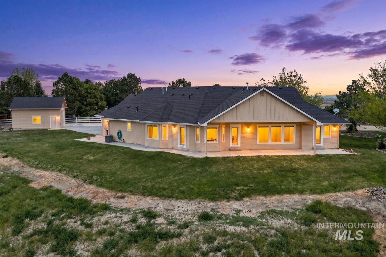 5803 Whispering Hills Dr, Marsing, Idaho 83639-8266, 3 Bedrooms, 2.5 Bathrooms, Residential For Sale, Price $825,000, 98983151