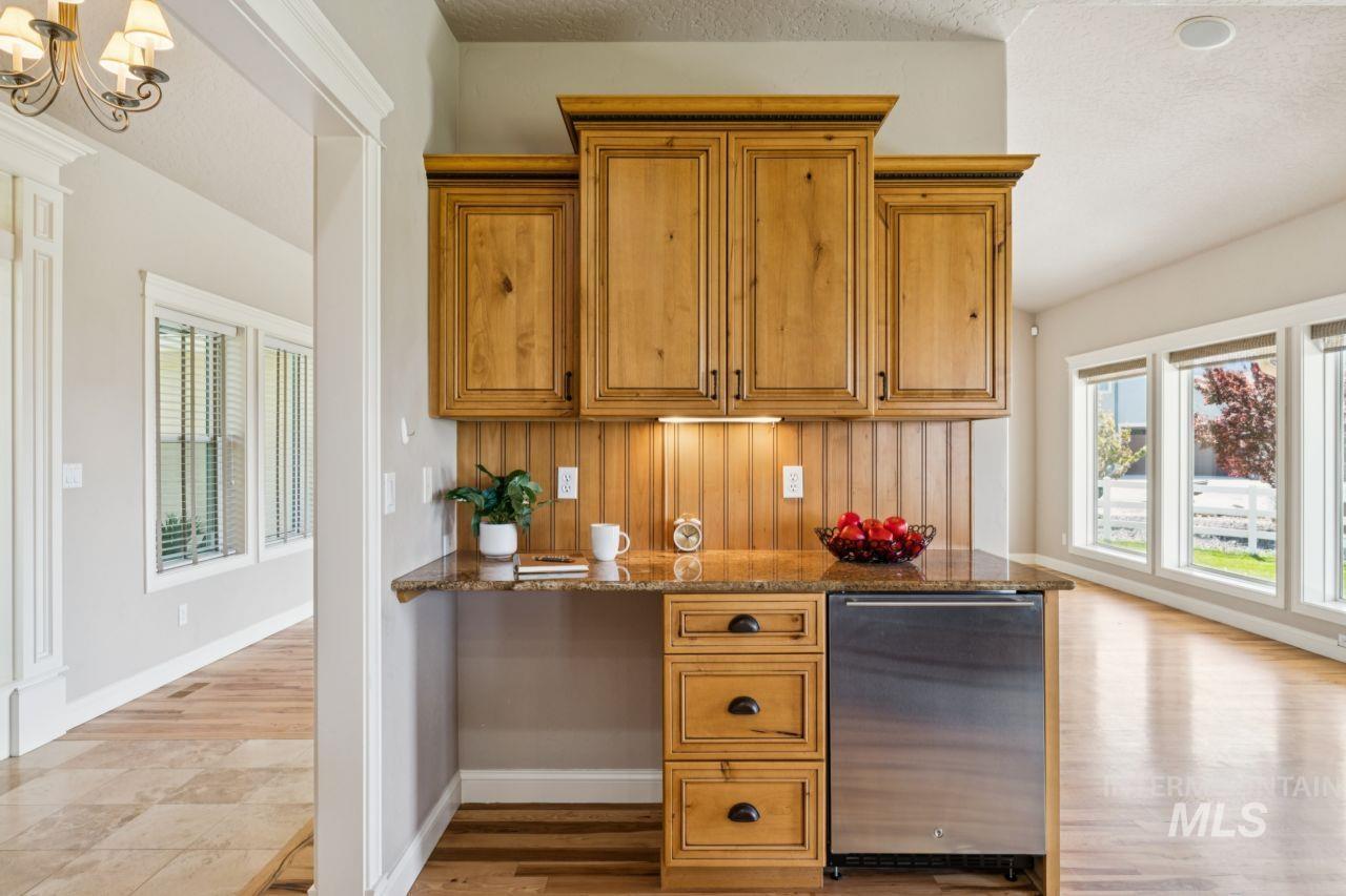 5803 Whispering Hills Dr, Marsing, Idaho 83639-8266, 3 Bedrooms, 2.5 Bathrooms, Residential For Sale, Price $825,000, 98983151