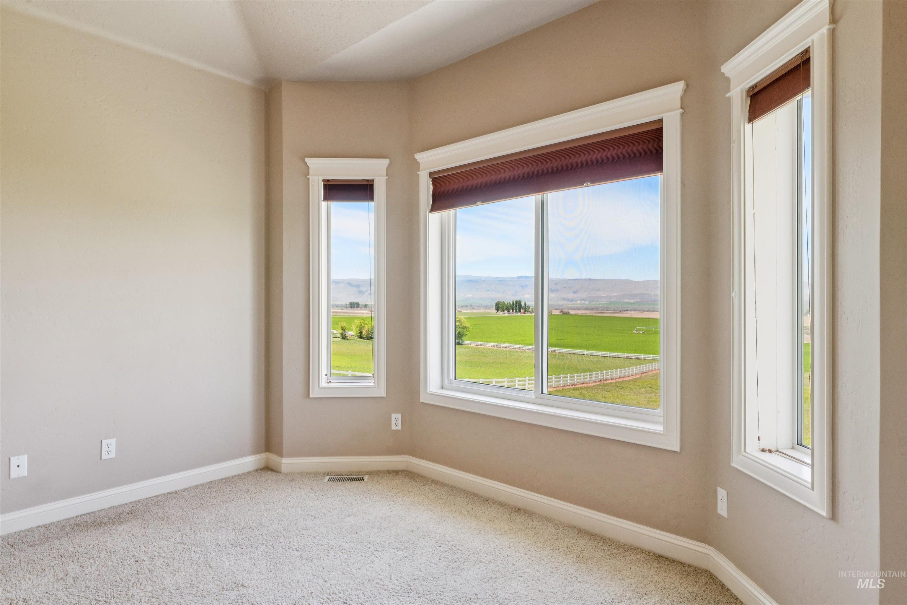 5803 Whispering Hills Dr, Marsing, Idaho 83639-8266, 3 Bedrooms, 2.5 Bathrooms, Residential For Sale, Price $825,000, 98983151