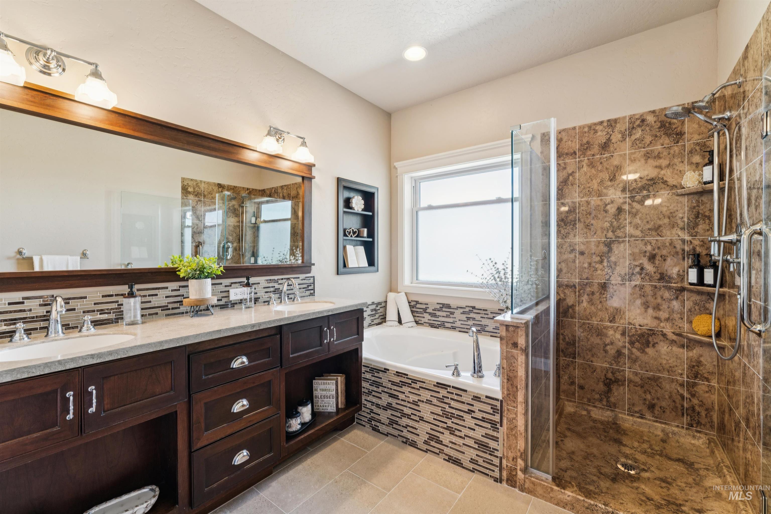 5803 Whispering Hills Dr, Marsing, Idaho 83639-8266, 3 Bedrooms, 2.5 Bathrooms, Residential For Sale, Price $825,000, 98983151