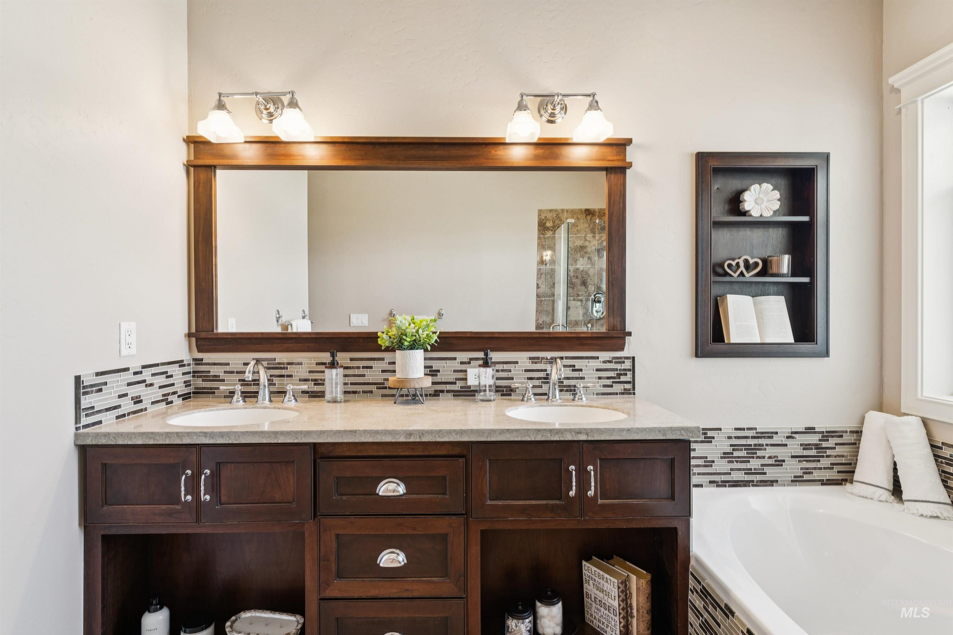 5803 Whispering Hills Dr, Marsing, Idaho 83639-8266, 3 Bedrooms, 2.5 Bathrooms, Residential For Sale, Price $825,000, 98983151