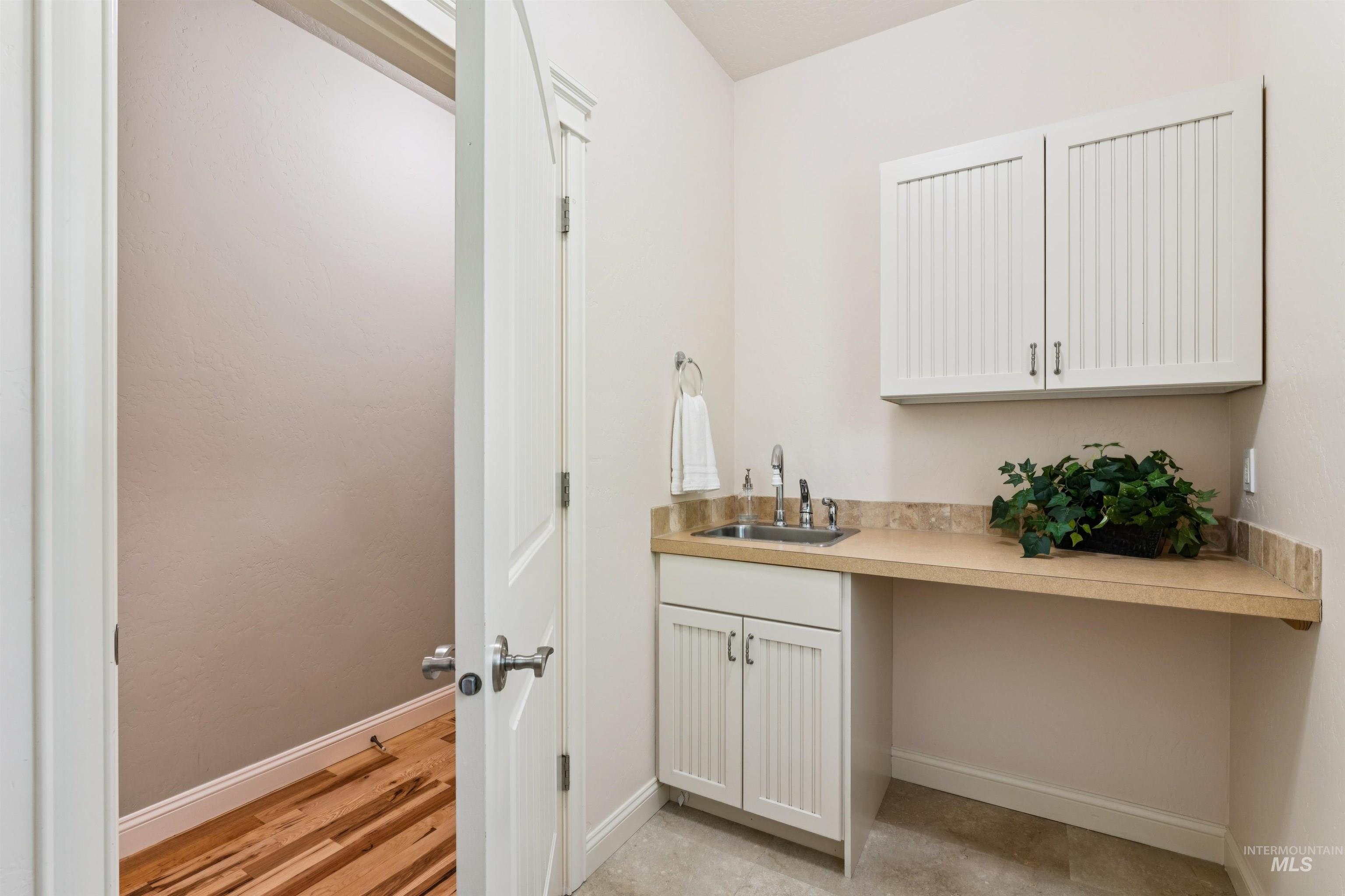 5803 Whispering Hills Dr, Marsing, Idaho 83639-8266, 3 Bedrooms, 2.5 Bathrooms, Residential For Sale, Price $825,000, 98983151