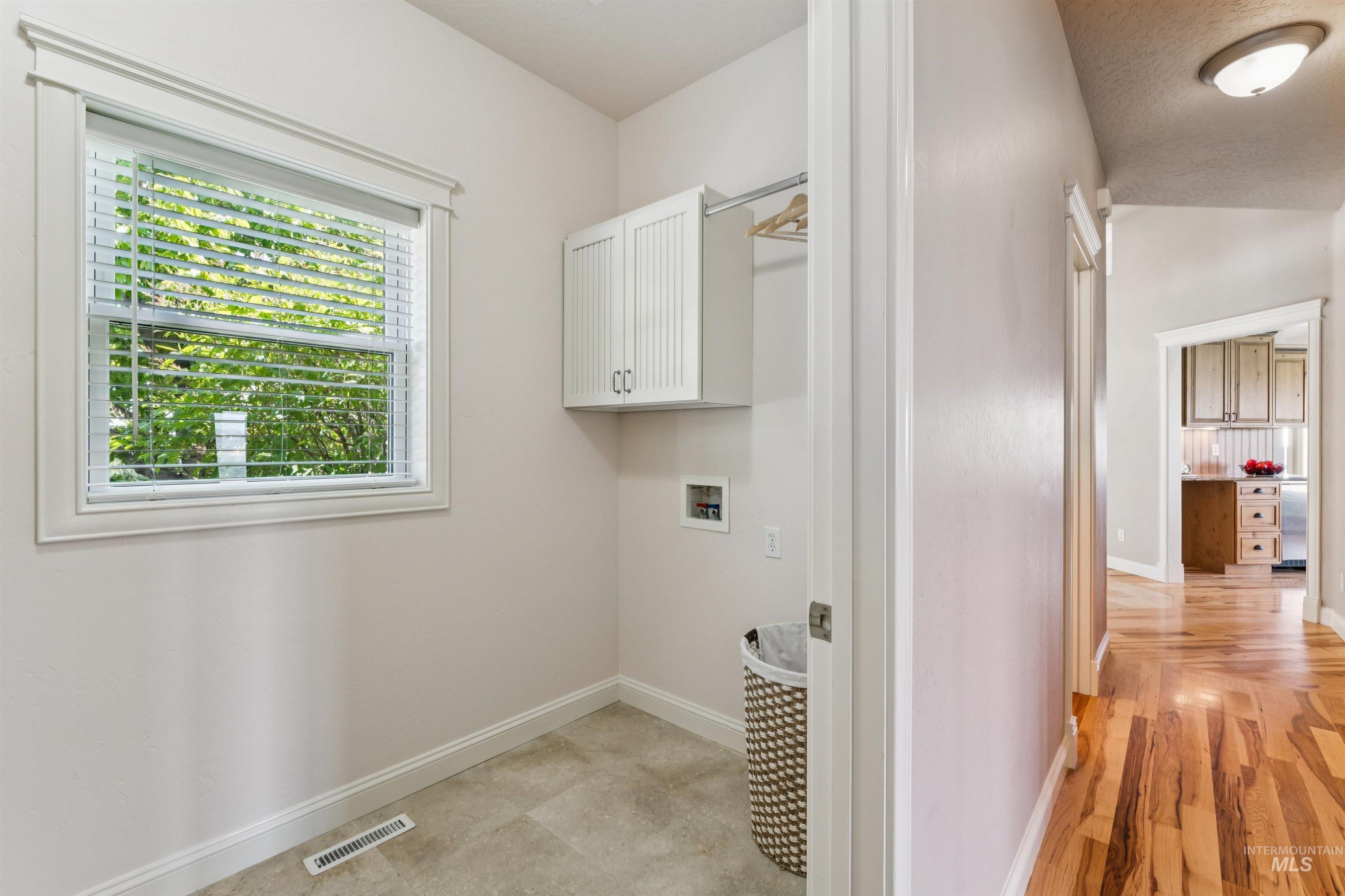 5803 Whispering Hills Dr, Marsing, Idaho 83639-8266, 3 Bedrooms, 2.5 Bathrooms, Residential For Sale, Price $825,000, 98983151