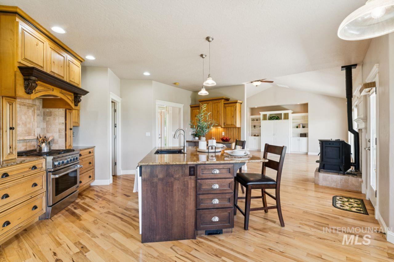 5803 Whispering Hills Dr, Marsing, Idaho 83639-8266, 3 Bedrooms, 2.5 Bathrooms, Residential For Sale, Price $825,000, 98983151