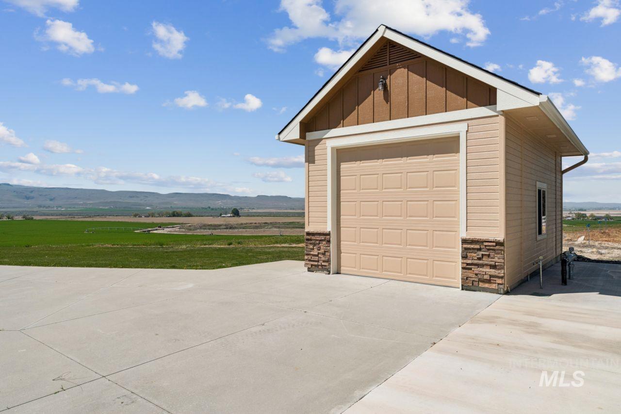 5803 Whispering Hills Dr, Marsing, Idaho 83639-8266, 3 Bedrooms, 2.5 Bathrooms, Residential For Sale, Price $825,000, 98983151