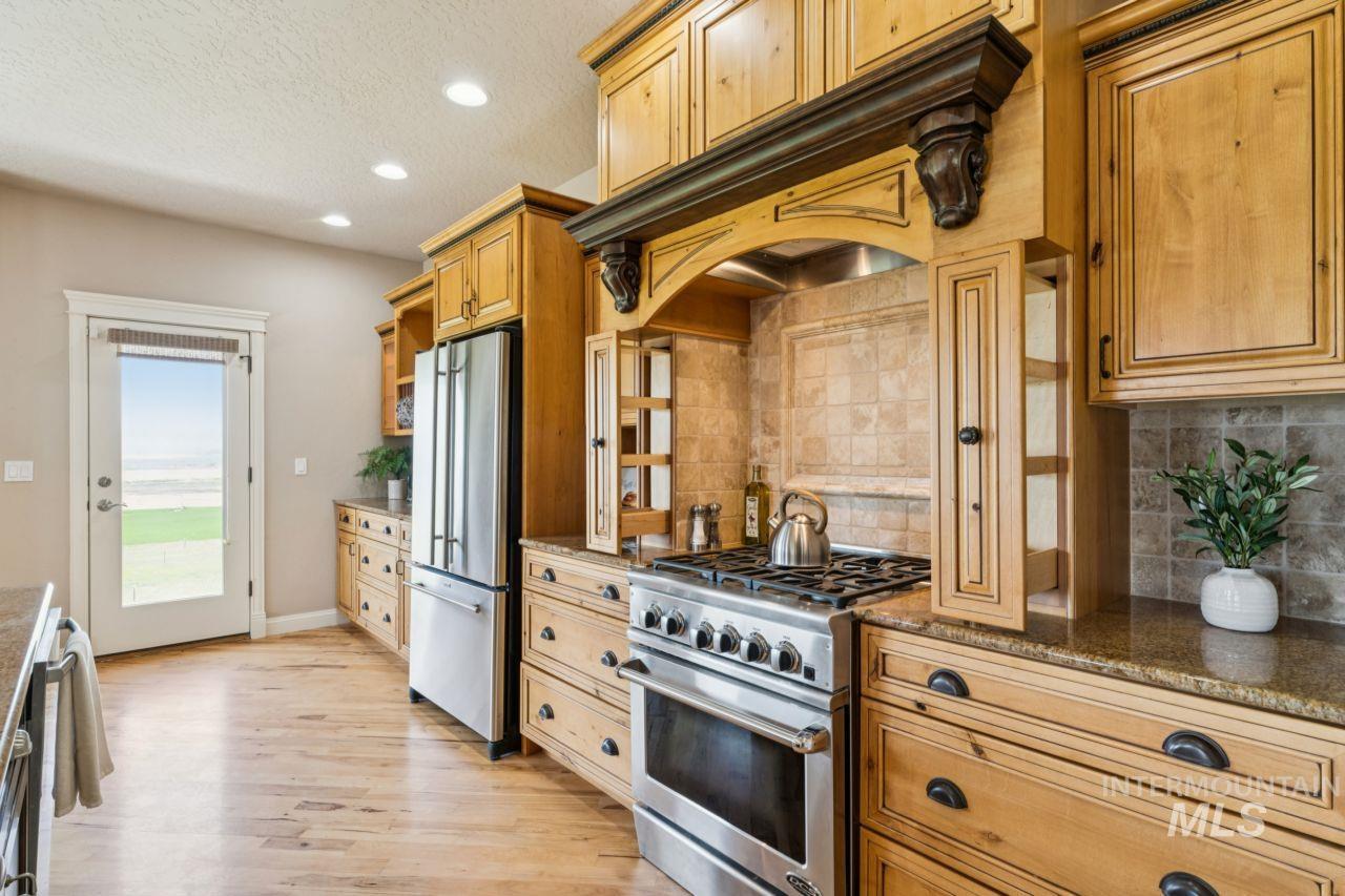 5803 Whispering Hills Dr, Marsing, Idaho 83639-8266, 3 Bedrooms, 2.5 Bathrooms, Residential For Sale, Price $825,000, 98983151