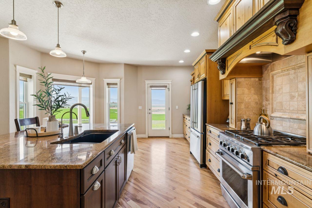 5803 Whispering Hills Dr, Marsing, Idaho 83639-8266, 3 Bedrooms, 2.5 Bathrooms, Residential For Sale, Price $825,000, 98983151