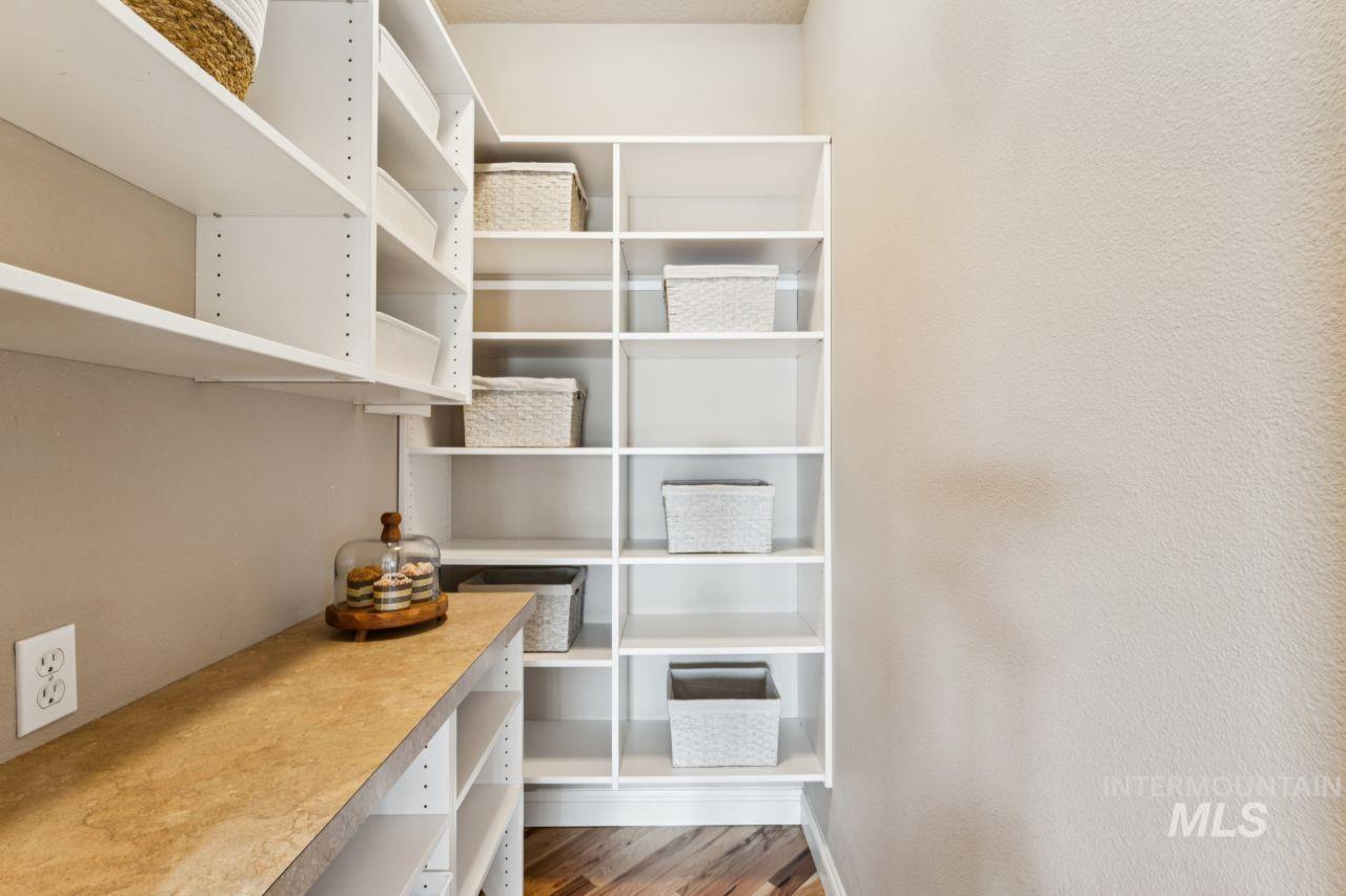 5803 Whispering Hills Dr, Marsing, Idaho 83639-8266, 3 Bedrooms, 2.5 Bathrooms, Residential For Sale, Price $825,000, 98983151