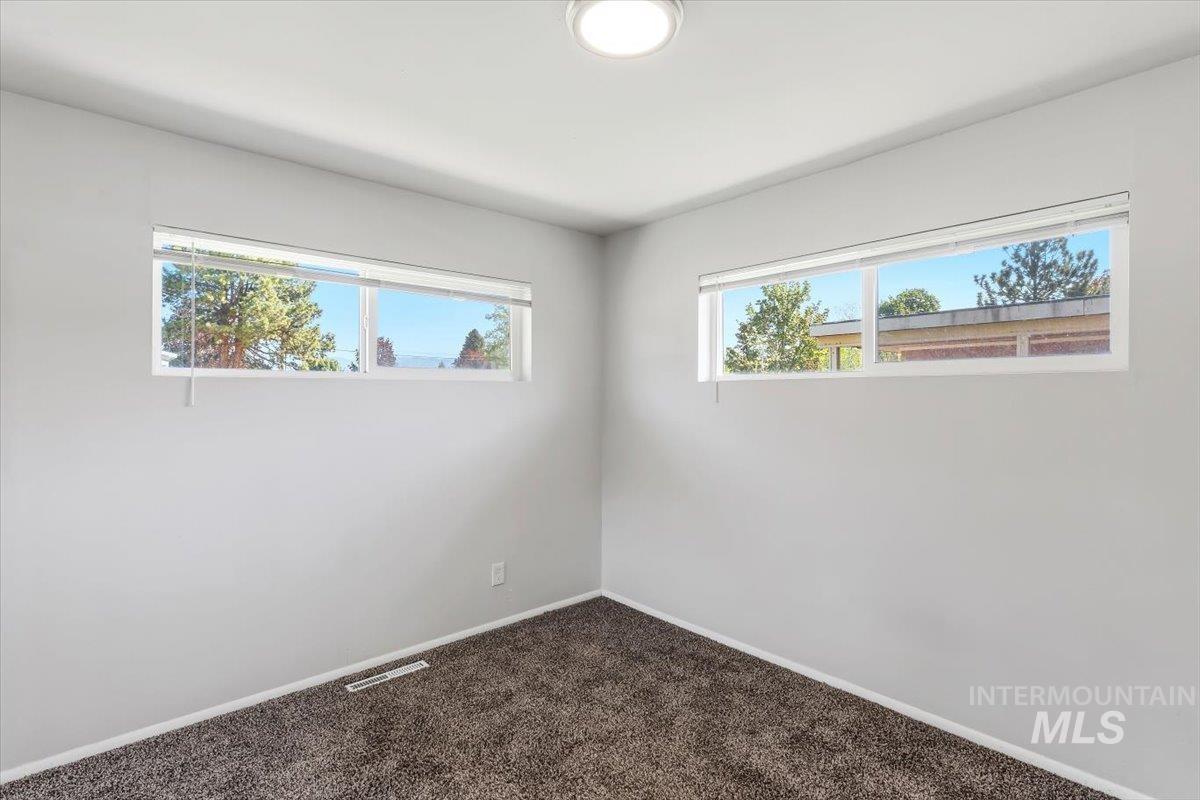 4011 W Greenbrier Dr, Boise, Idaho 83705-4524, 3 Bedrooms, 2 Bathrooms, Residential For Sale, Price $424,000, 98983152