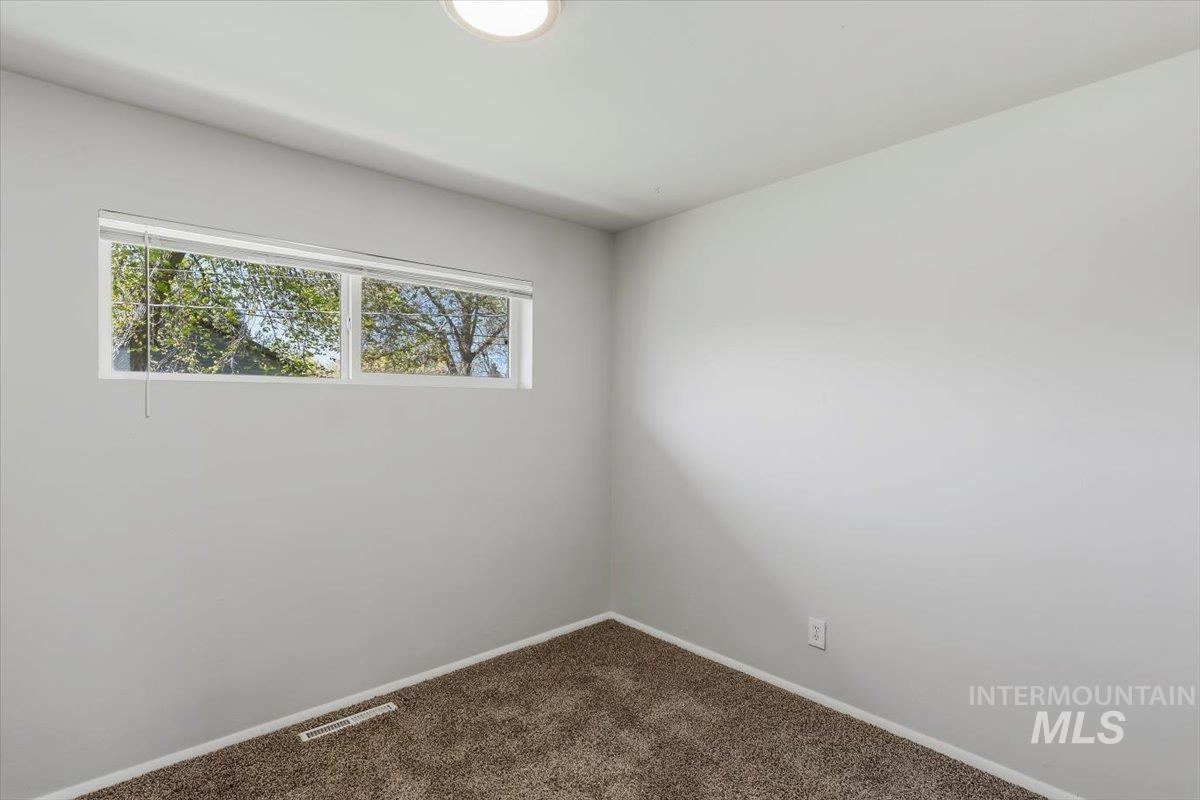 4011 W Greenbrier Dr, Boise, Idaho 83705-4524, 3 Bedrooms, 2 Bathrooms, Residential For Sale, Price $424,000, 98983152