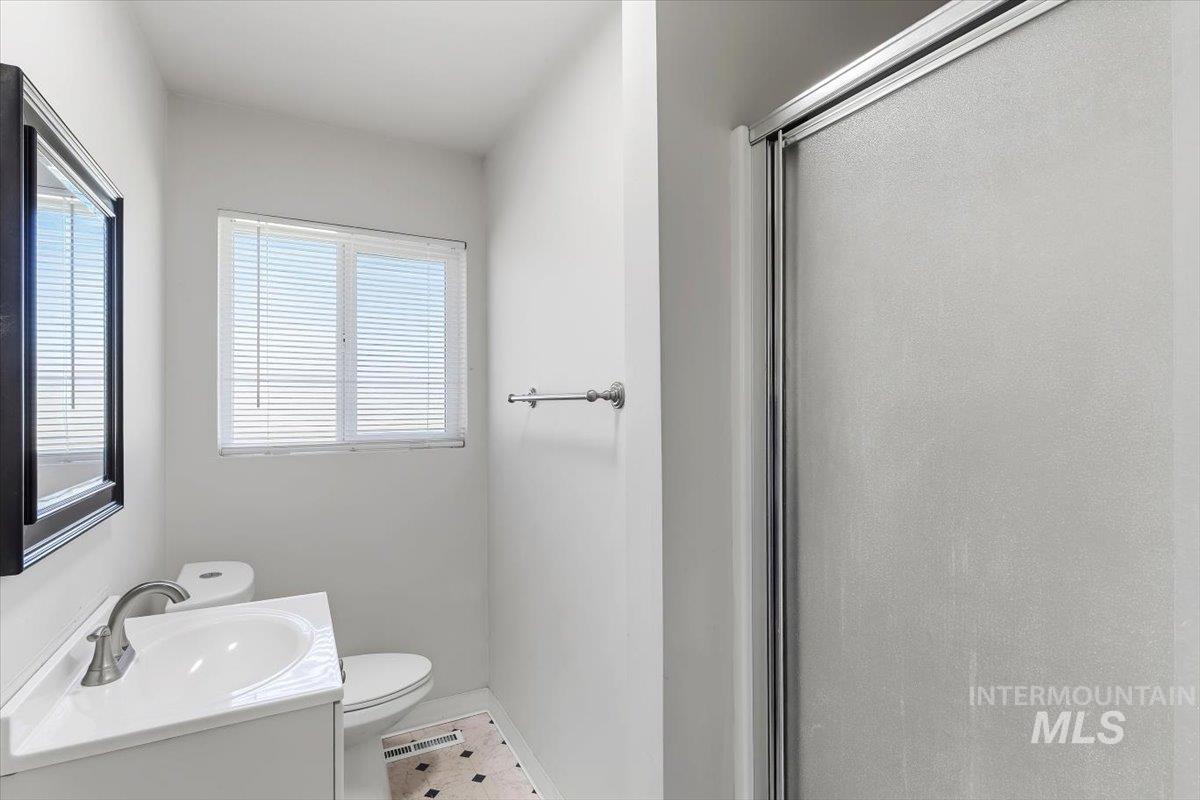 4011 W Greenbrier Dr, Boise, Idaho 83705-4524, 3 Bedrooms, 2 Bathrooms, Residential For Sale, Price $424,000, 98983152