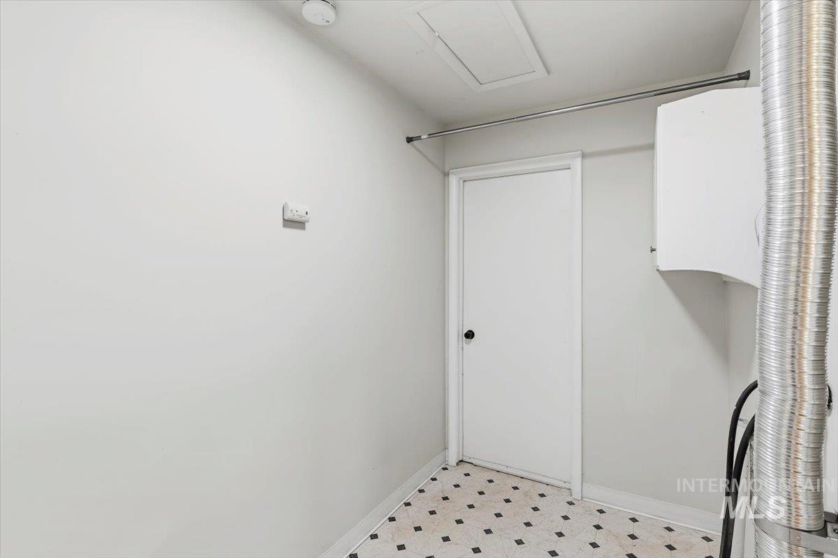 4011 W Greenbrier Dr, Boise, Idaho 83705-4524, 3 Bedrooms, 2 Bathrooms, Residential For Sale, Price $424,000, 98983152