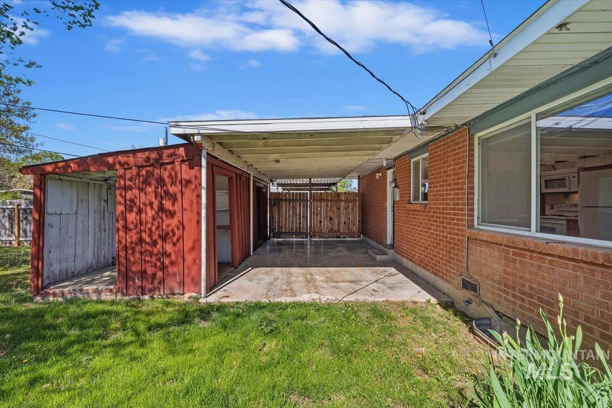 4011 W Greenbrier Dr, Boise, Idaho 83705-4524, 3 Bedrooms, 2 Bathrooms, Residential For Sale, Price $424,000, 98983152