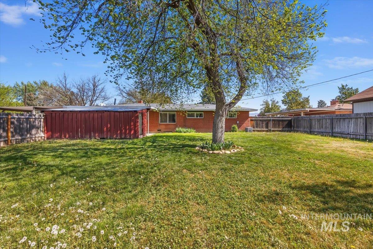 4011 W Greenbrier Dr, Boise, Idaho 83705-4524, 3 Bedrooms, 2 Bathrooms, Residential For Sale, Price $424,000, 98983152