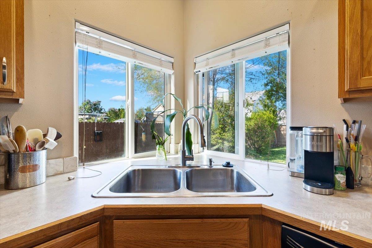 3967 N Longabaugh Ave, Meridian, Idaho 83646-5329, 3 Bedrooms, 2 Bathrooms, Residential For Sale, Price $444,900, 98983154