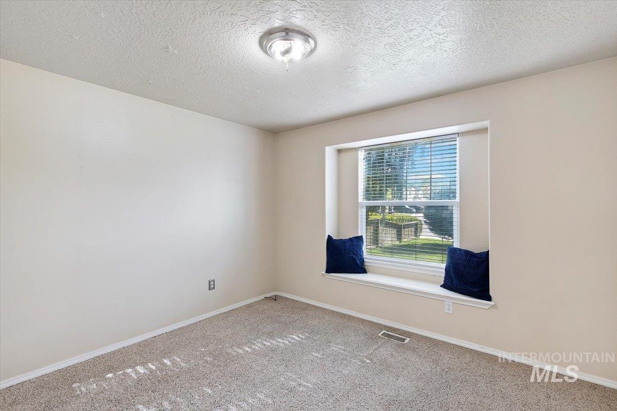 3967 N Longabaugh Ave, Meridian, Idaho 83646-5329, 3 Bedrooms, 2 Bathrooms, Residential For Sale, Price $444,900, 98983154