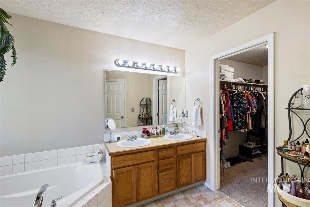 3967 N Longabaugh Ave, Meridian, Idaho 83646-5329, 3 Bedrooms, 2 Bathrooms, Residential For Sale, Price $444,900, 98983154