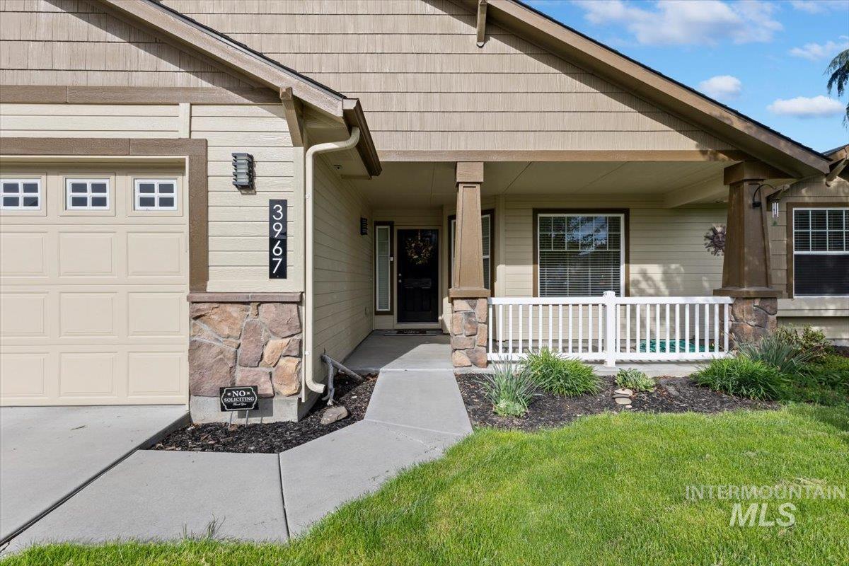 3967 N Longabaugh Ave, Meridian, Idaho 83646-5329, 3 Bedrooms, 2 Bathrooms, Residential For Sale, Price $444,900, 98983154