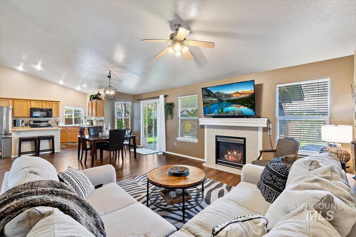 3967 N Longabaugh Ave, Meridian, Idaho 83646-5329, 3 Bedrooms, 2 Bathrooms, Residential For Sale, Price $444,900, 98983154