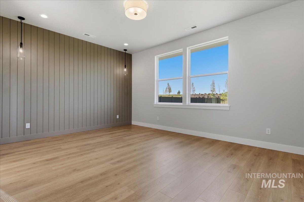 7856 W Flathead Lake Street, Eagle, Idaho 83616, 5 Bedrooms, 3.5 Bathrooms, Residential For Sale, Price $994,900, 98983156