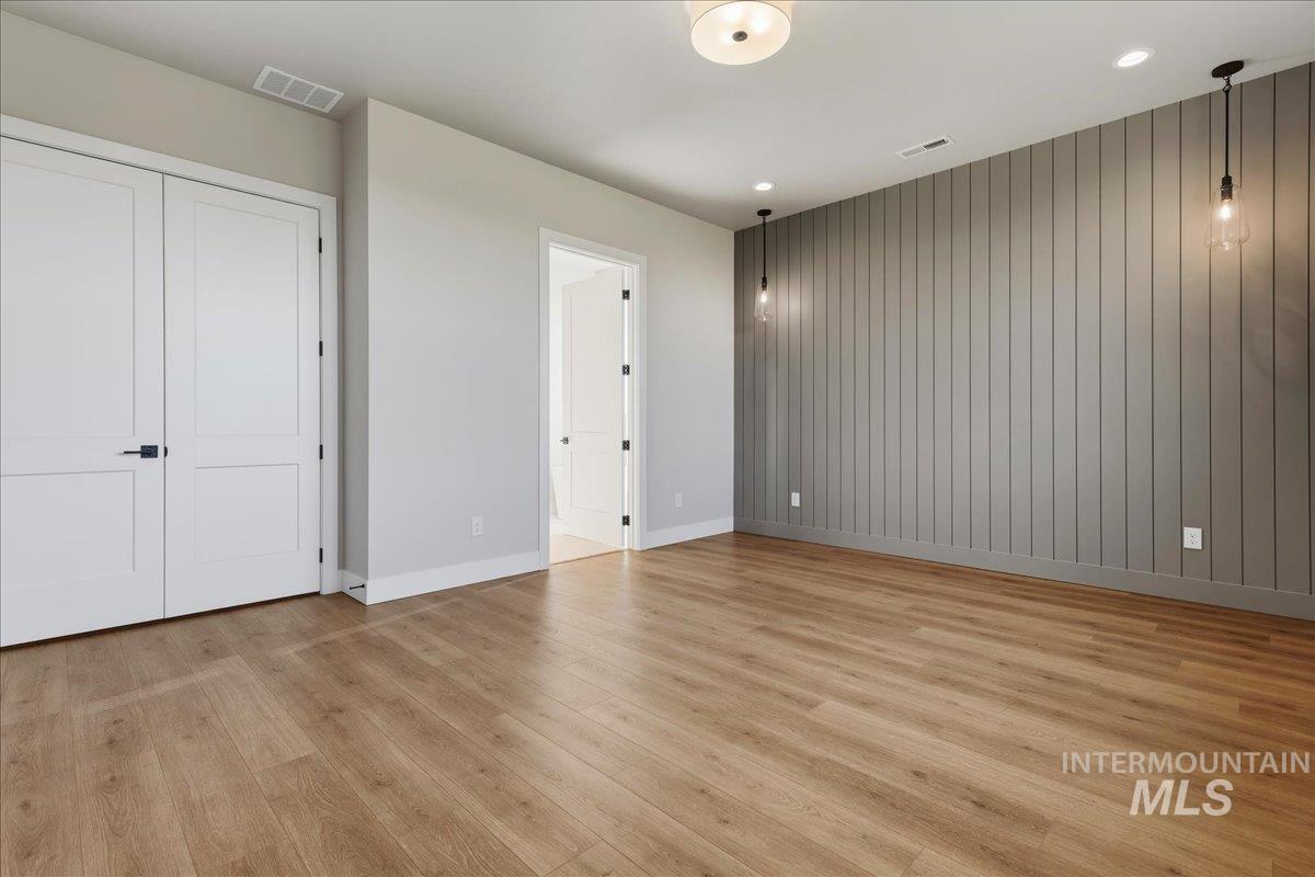 7856 W Flathead Lake Street, Eagle, Idaho 83616, 5 Bedrooms, 3.5 Bathrooms, Residential For Sale, Price $994,900, 98983156