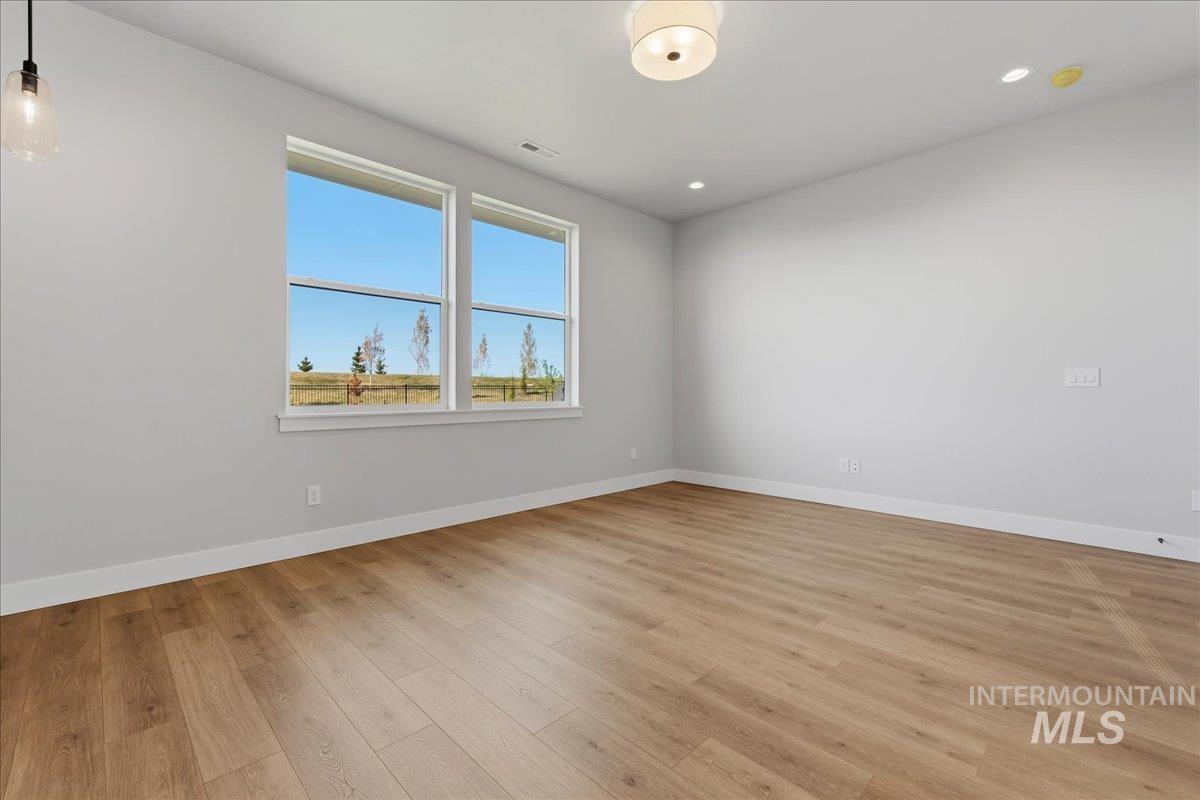 7856 W Flathead Lake Street, Eagle, Idaho 83616, 5 Bedrooms, 3.5 Bathrooms, Residential For Sale, Price $994,900, 98983156