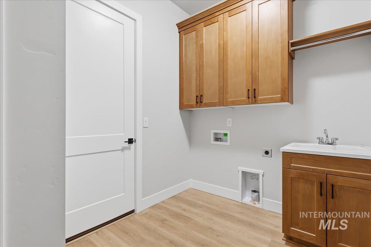 7856 W Flathead Lake Street, Eagle, Idaho 83616, 5 Bedrooms, 3.5 Bathrooms, Residential For Sale, Price $994,900, 98983156