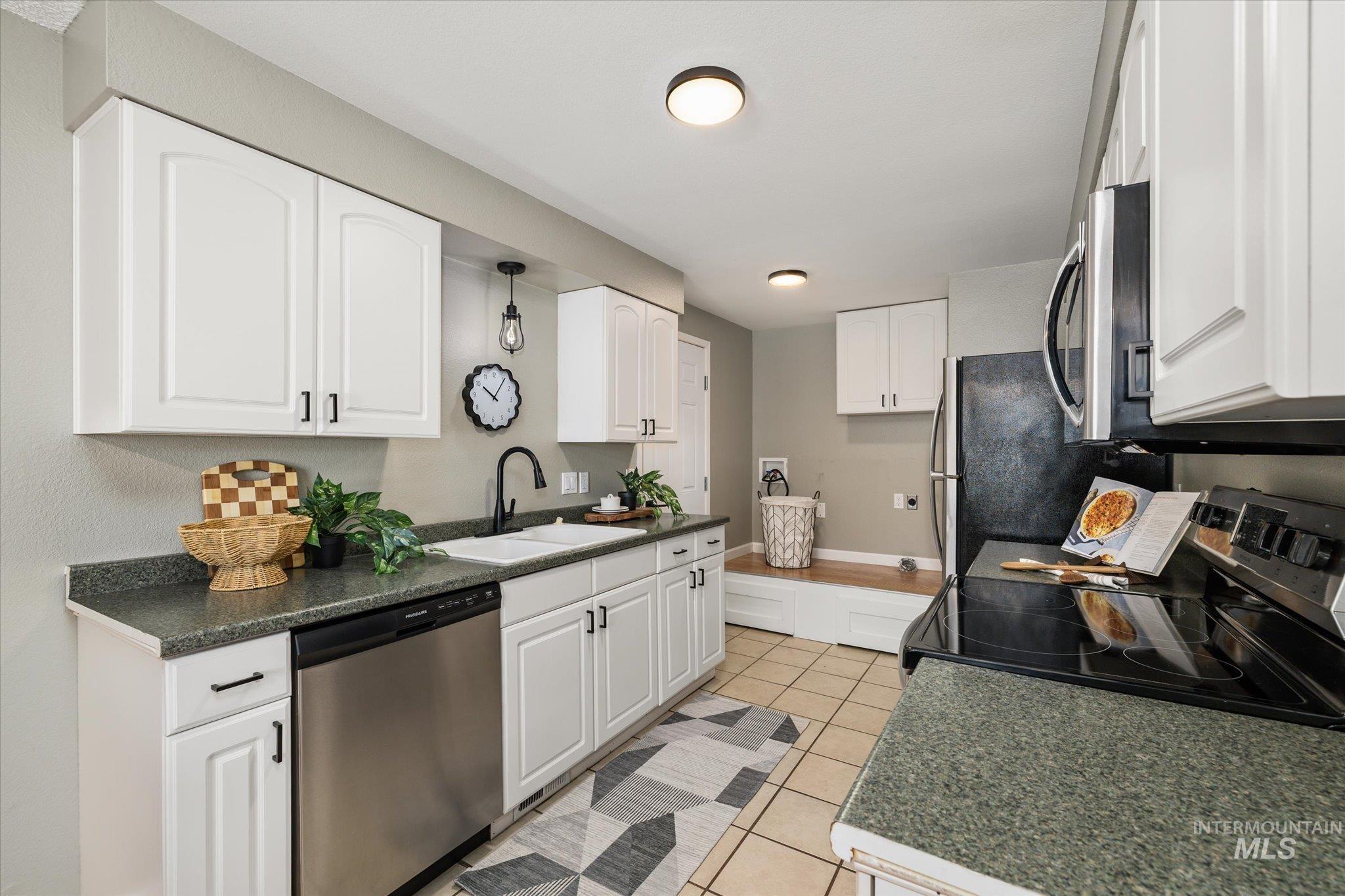 4326 W Plum St, Boise, Idaho 83703, 3 Bedrooms, 1.5 Bathrooms, Residential For Sale, Price $400,000, 98983157